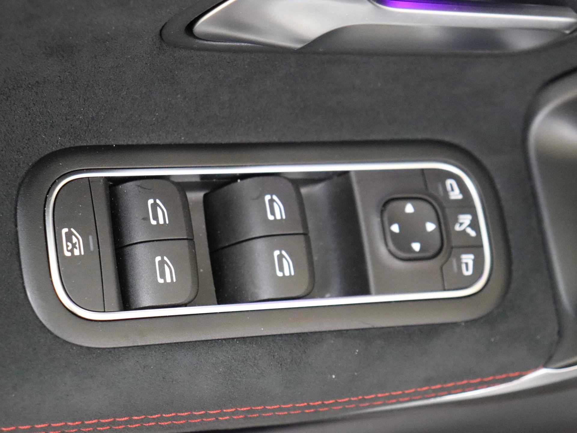 Mercedes-Benz-CLA-image-29