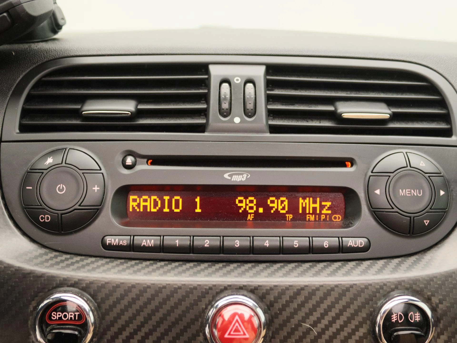 Abarth-695-image-8