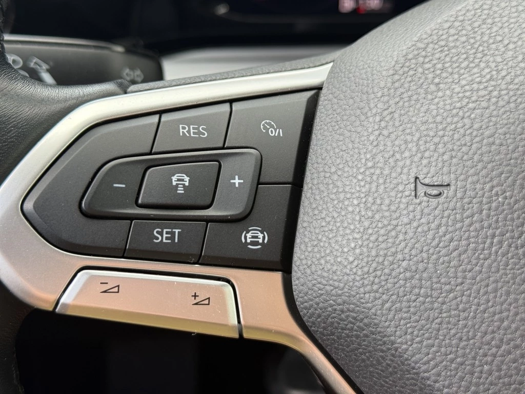 Volkswagen Golf 1.5 TSI Life *NAVI*LED*LENKRADHEIZUNG*SITZHEIZUNG*