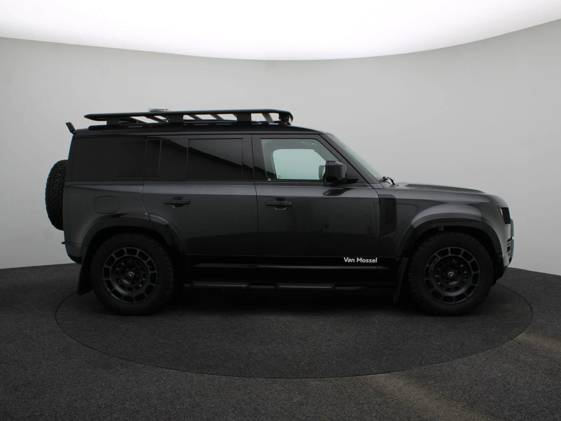 Land Rover-Defender-image-5