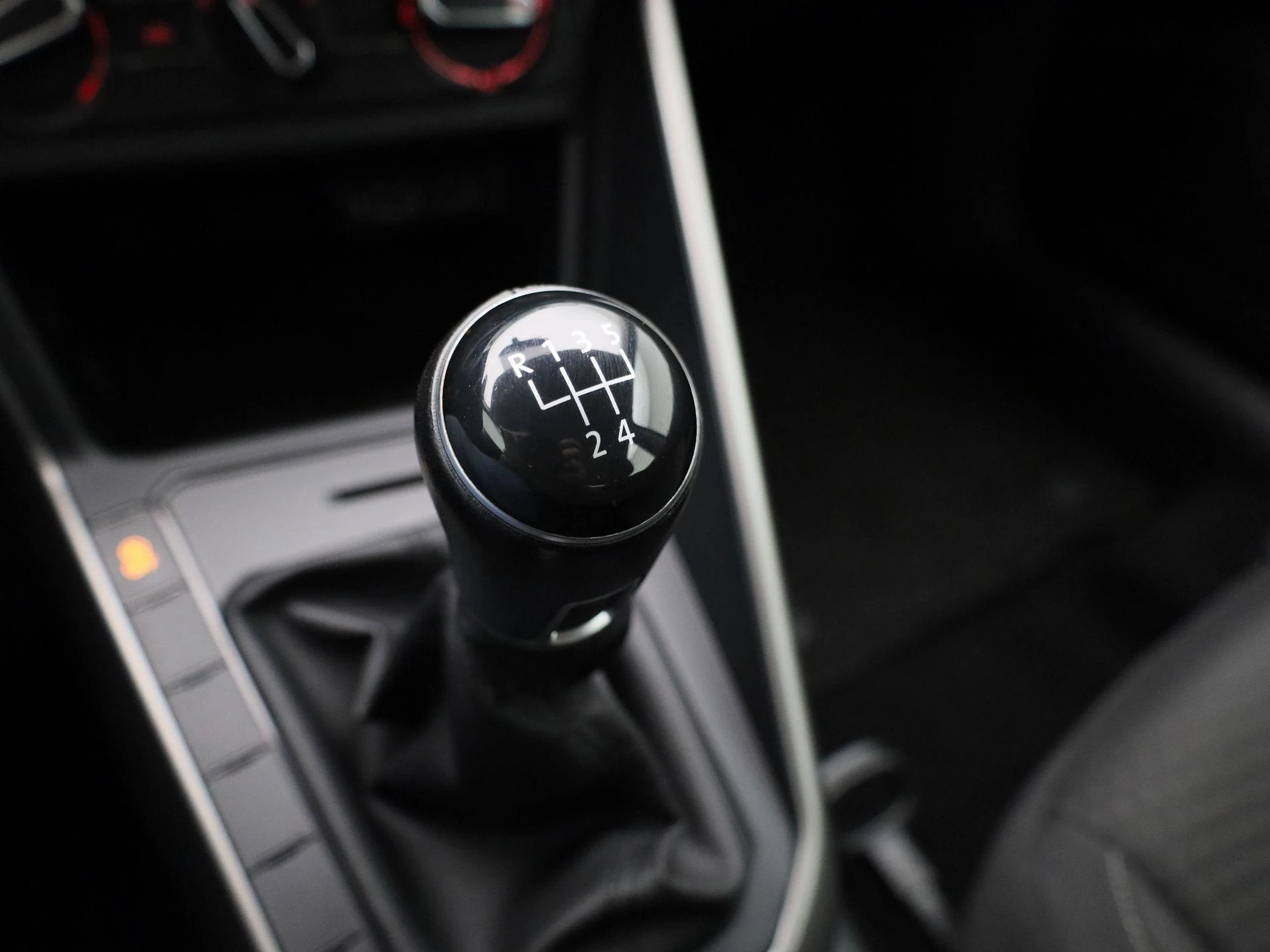 Volkswagen-Polo-image-23