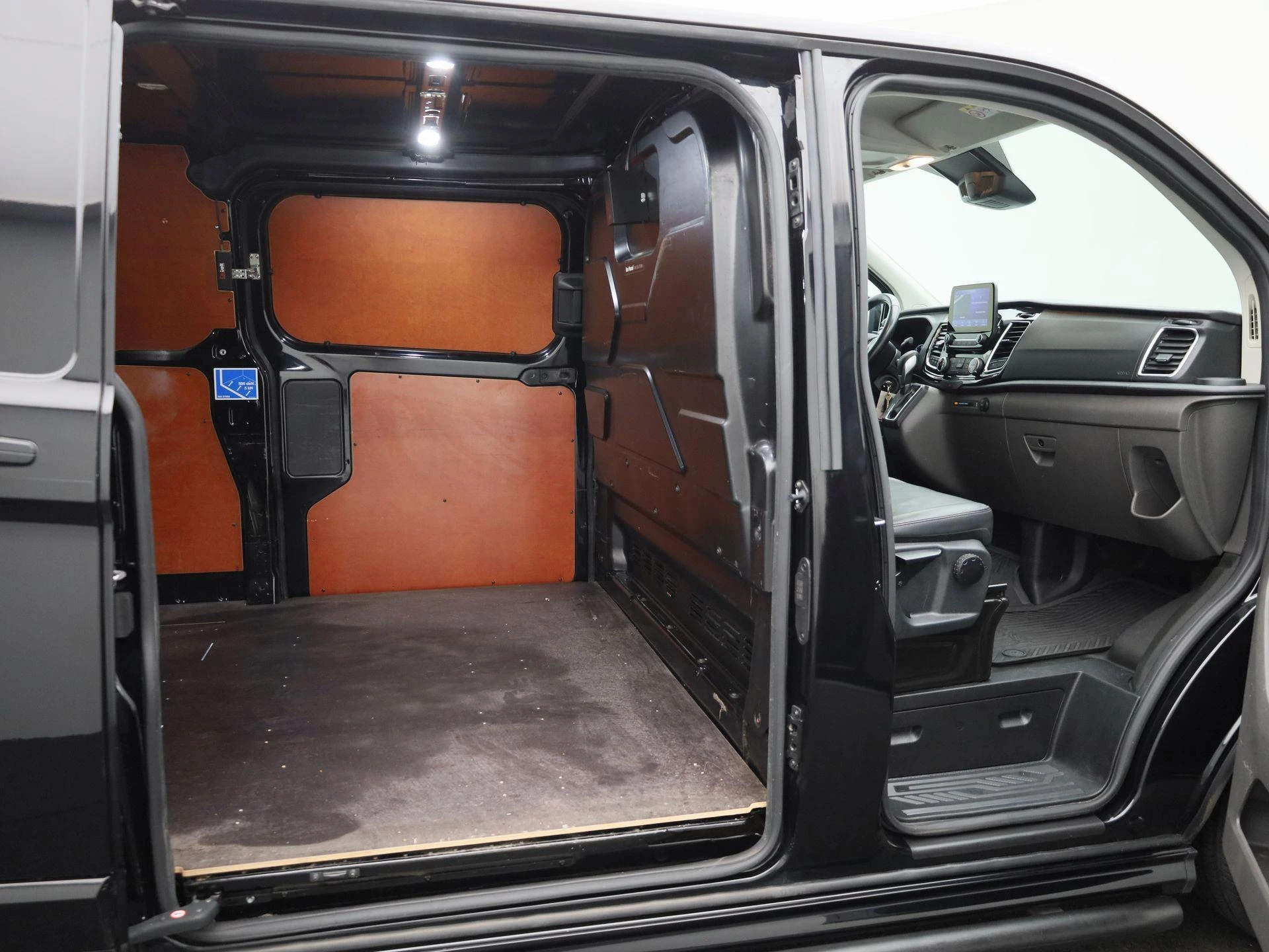Ford-Transit Custom-image-13