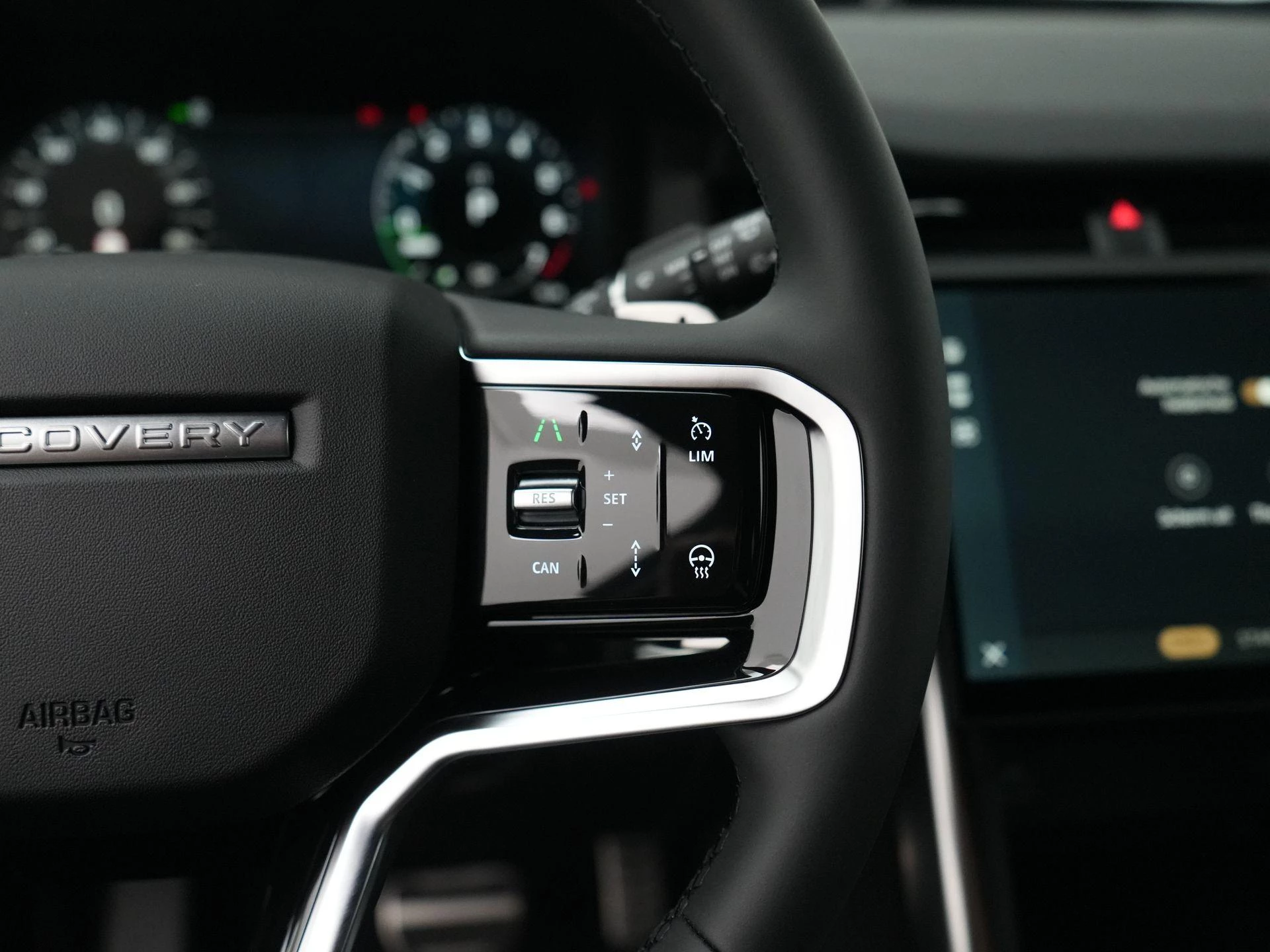 Land Rover-Discovery Sport-image-13