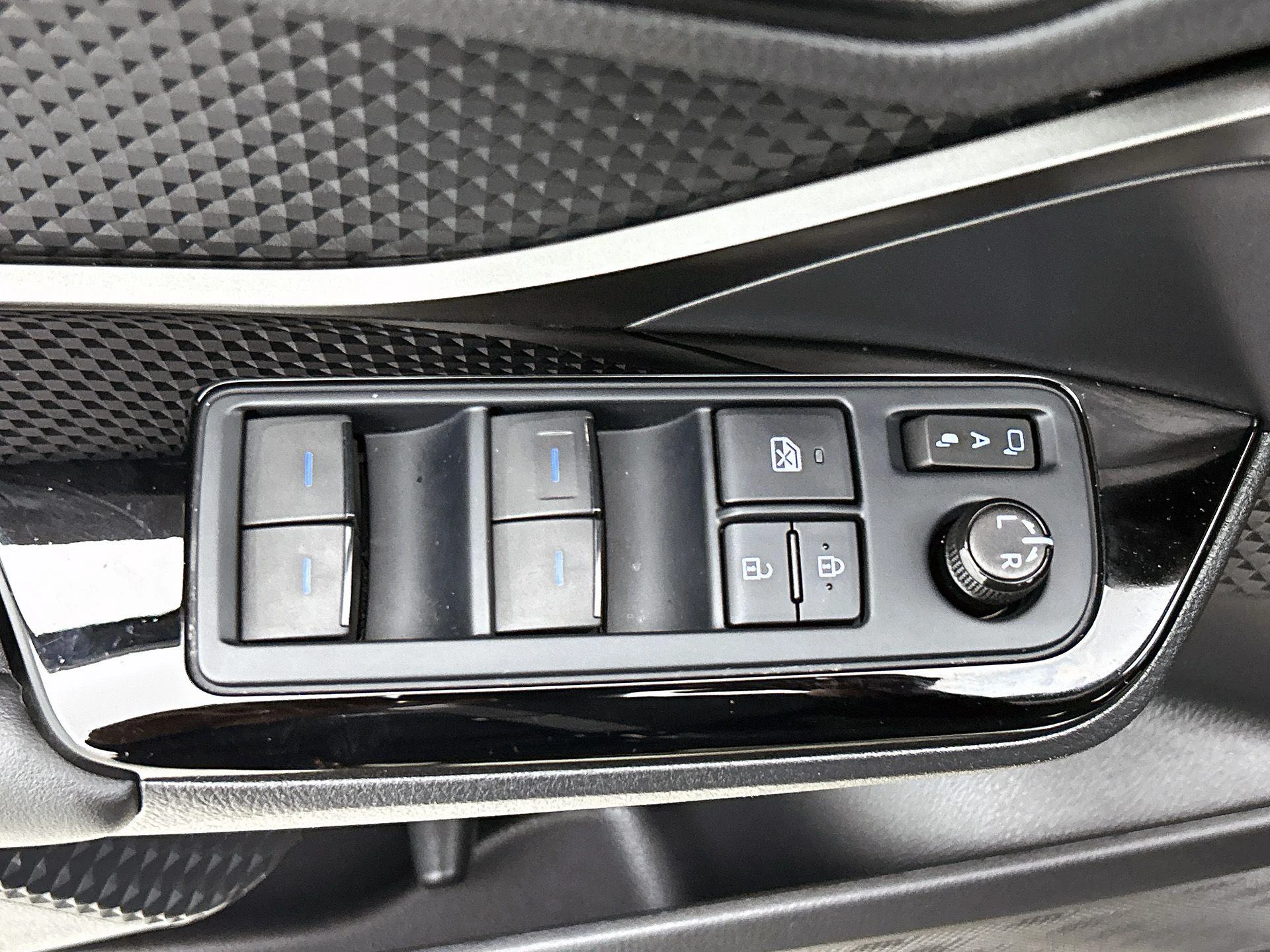 Toyota-C-HR-image-29