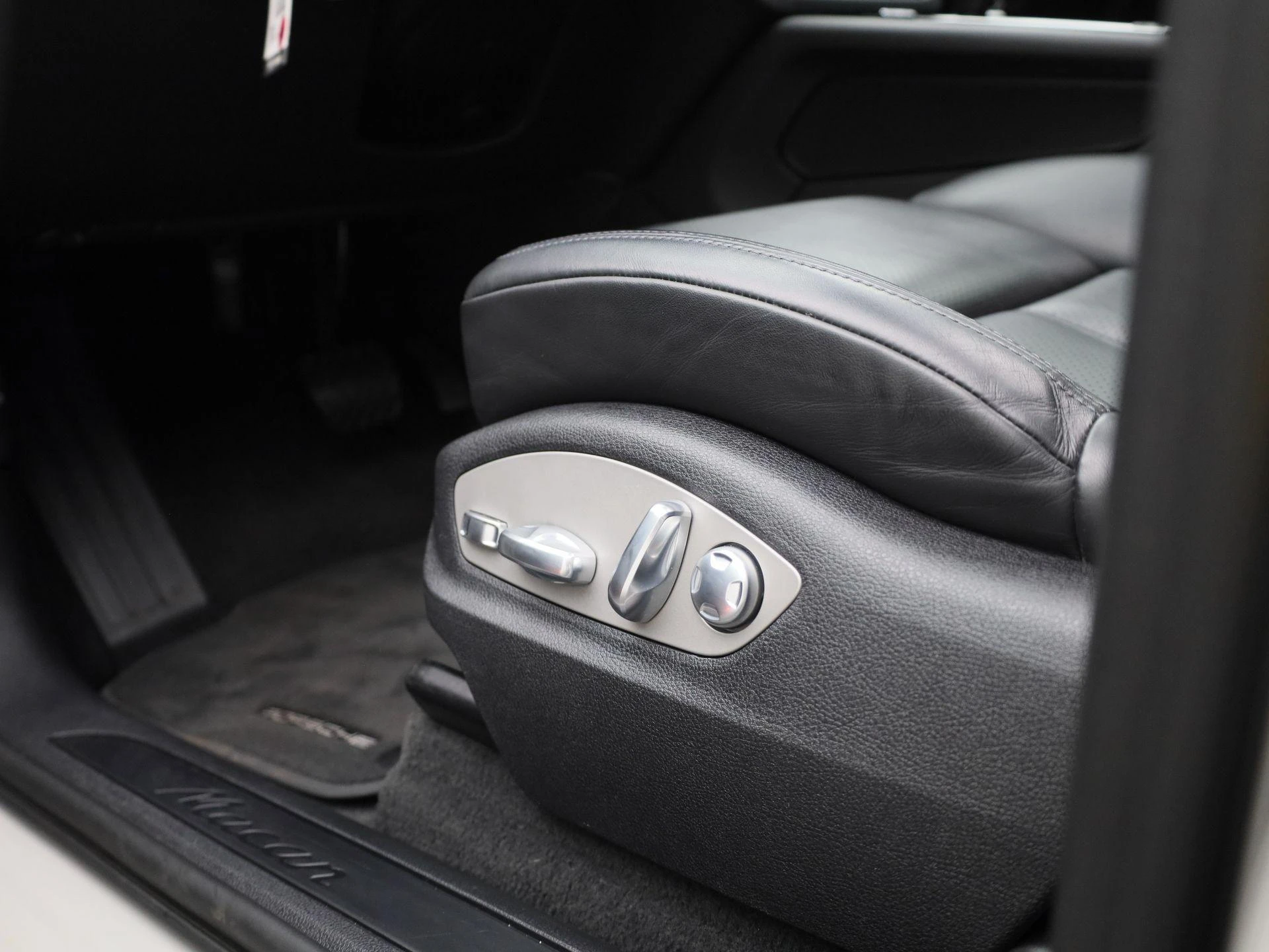 Porsche-Macan-image-36
