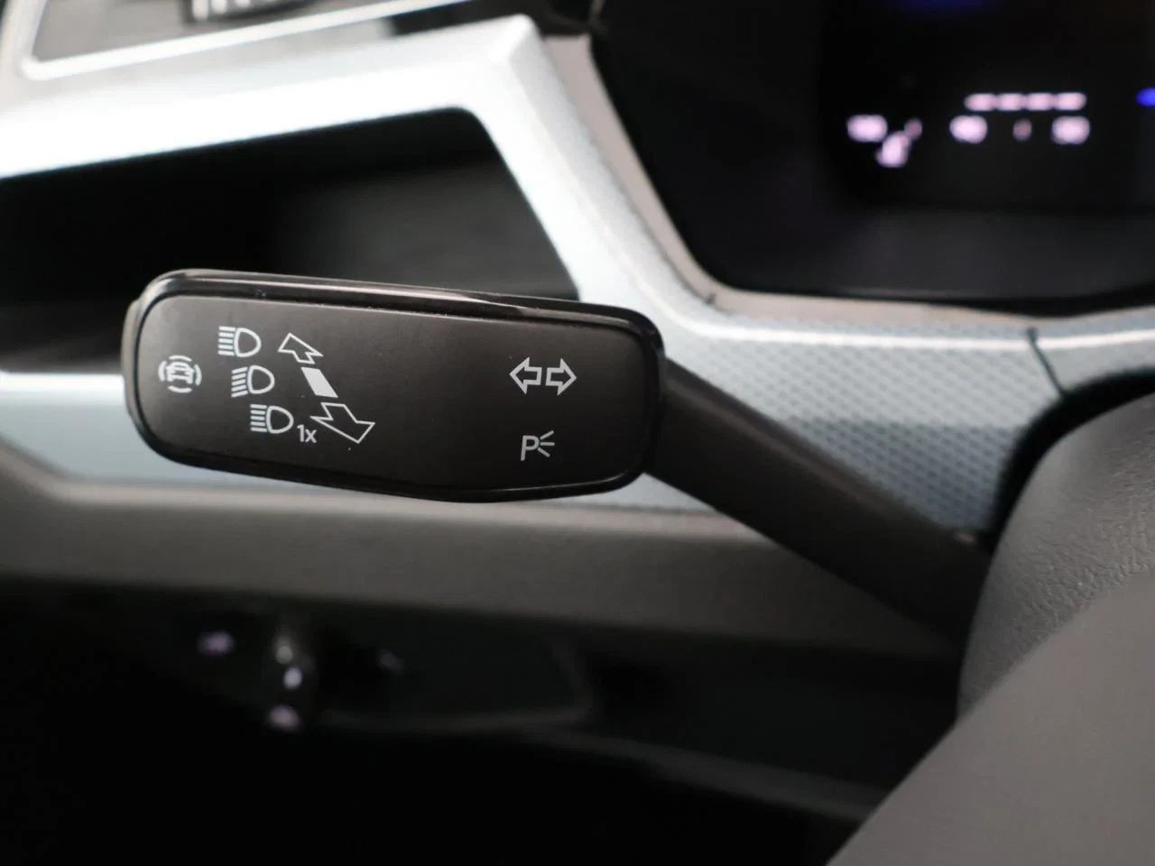 Volkswagen-Touran-image-22