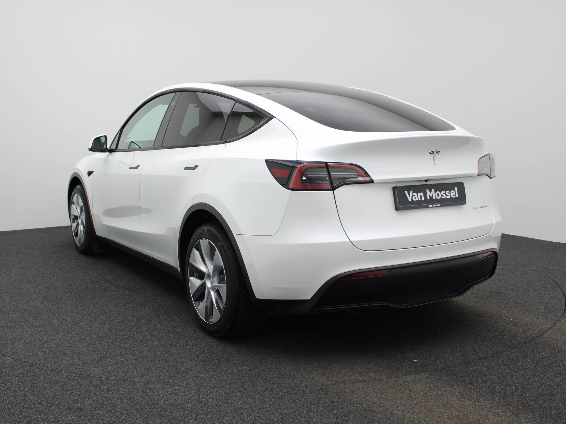 Tesla-Model Y-image-3