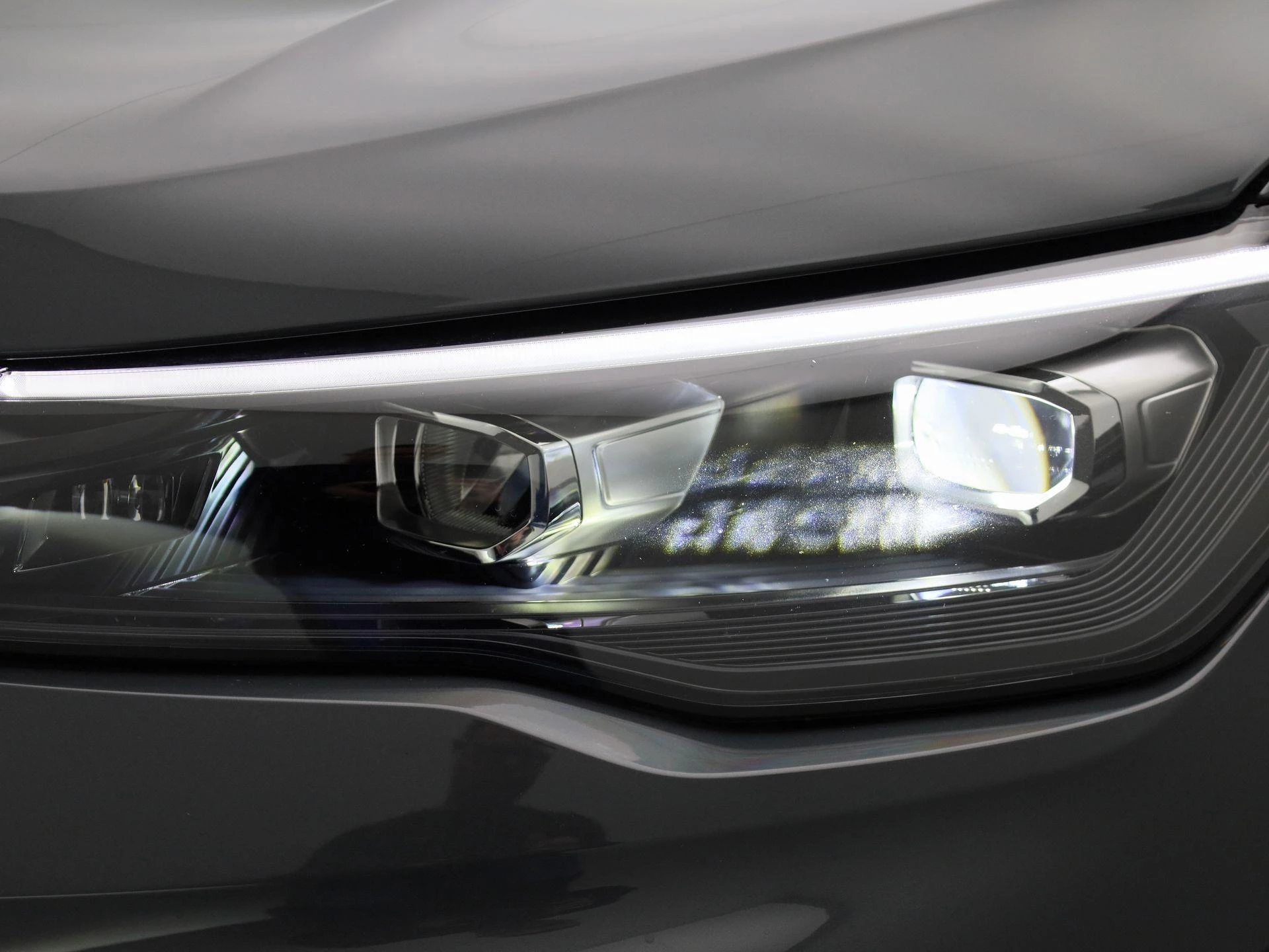 Volkswagen-Tiguan-image-16