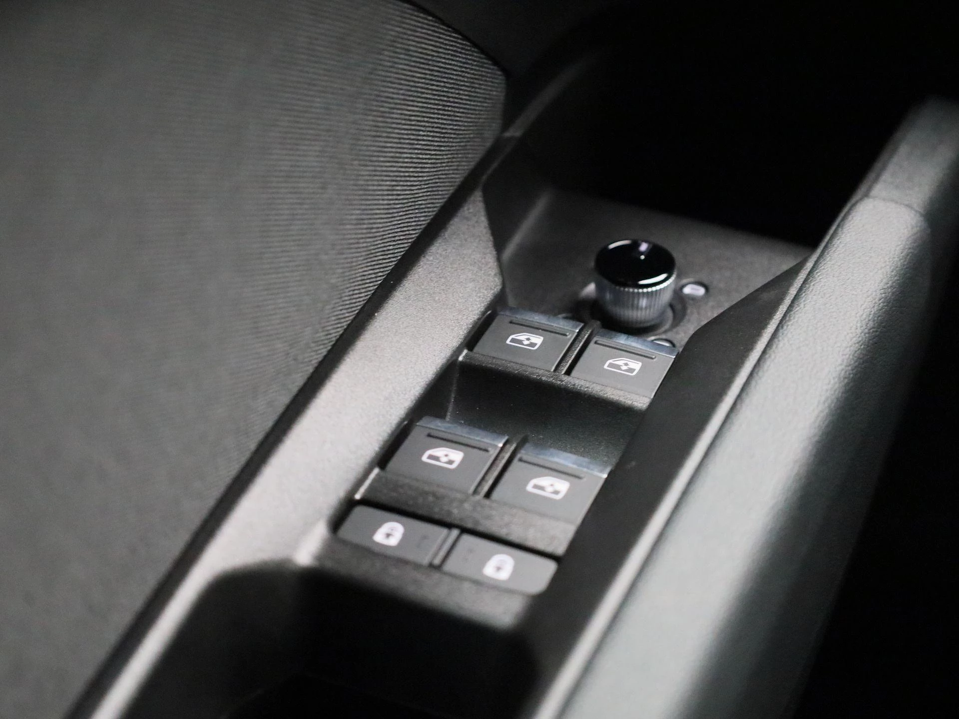 Audi-Q4 e-tron-image-36