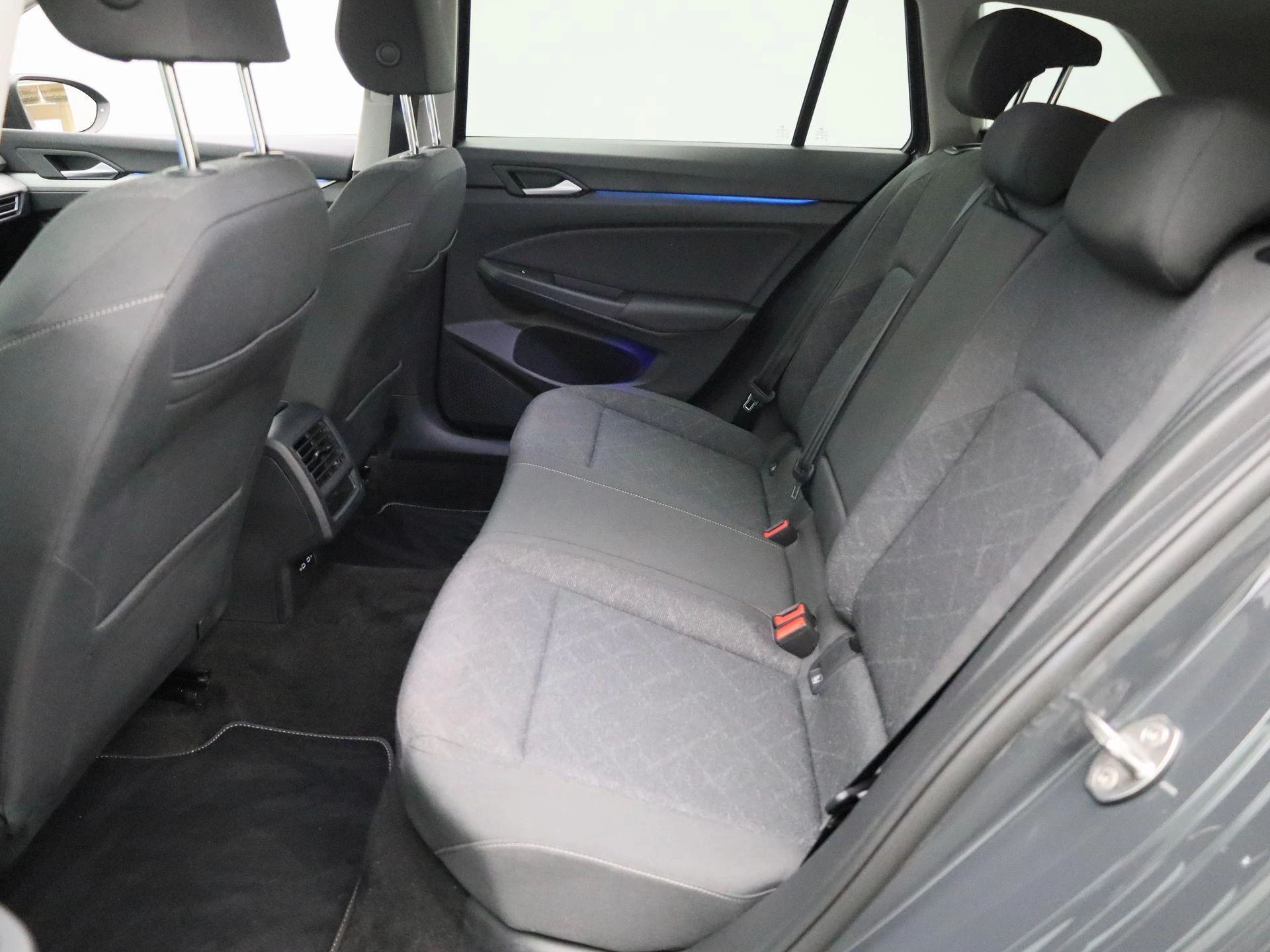 Volkswagen-Golf-image-11