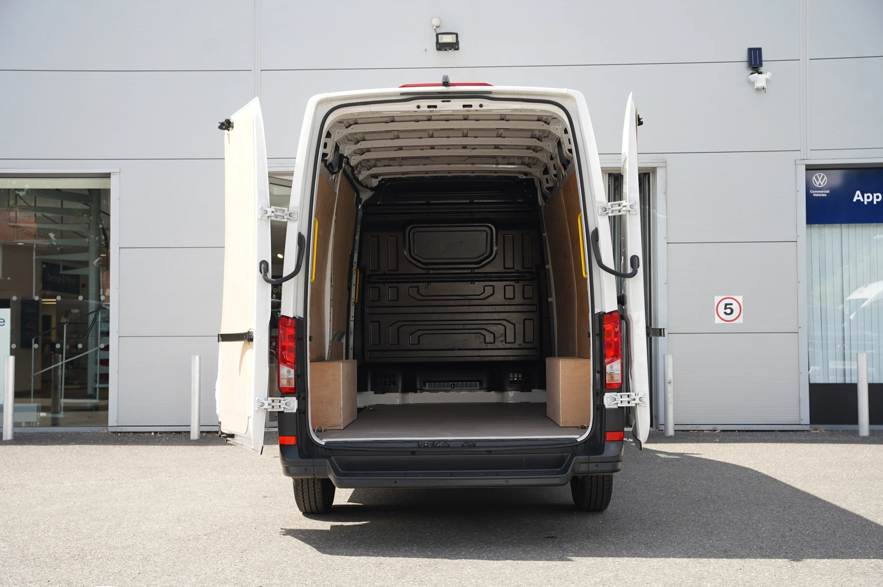 Volkswagen-Crafter-image-28