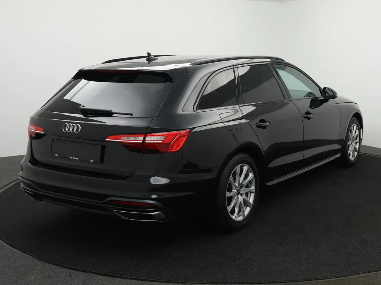 Audi-A4-image-12