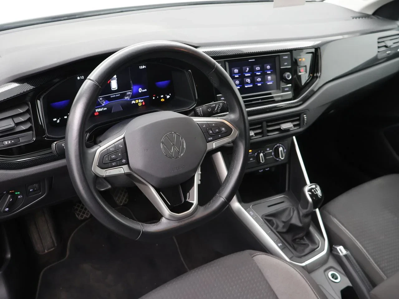 Volkswagen-Polo-image-6
