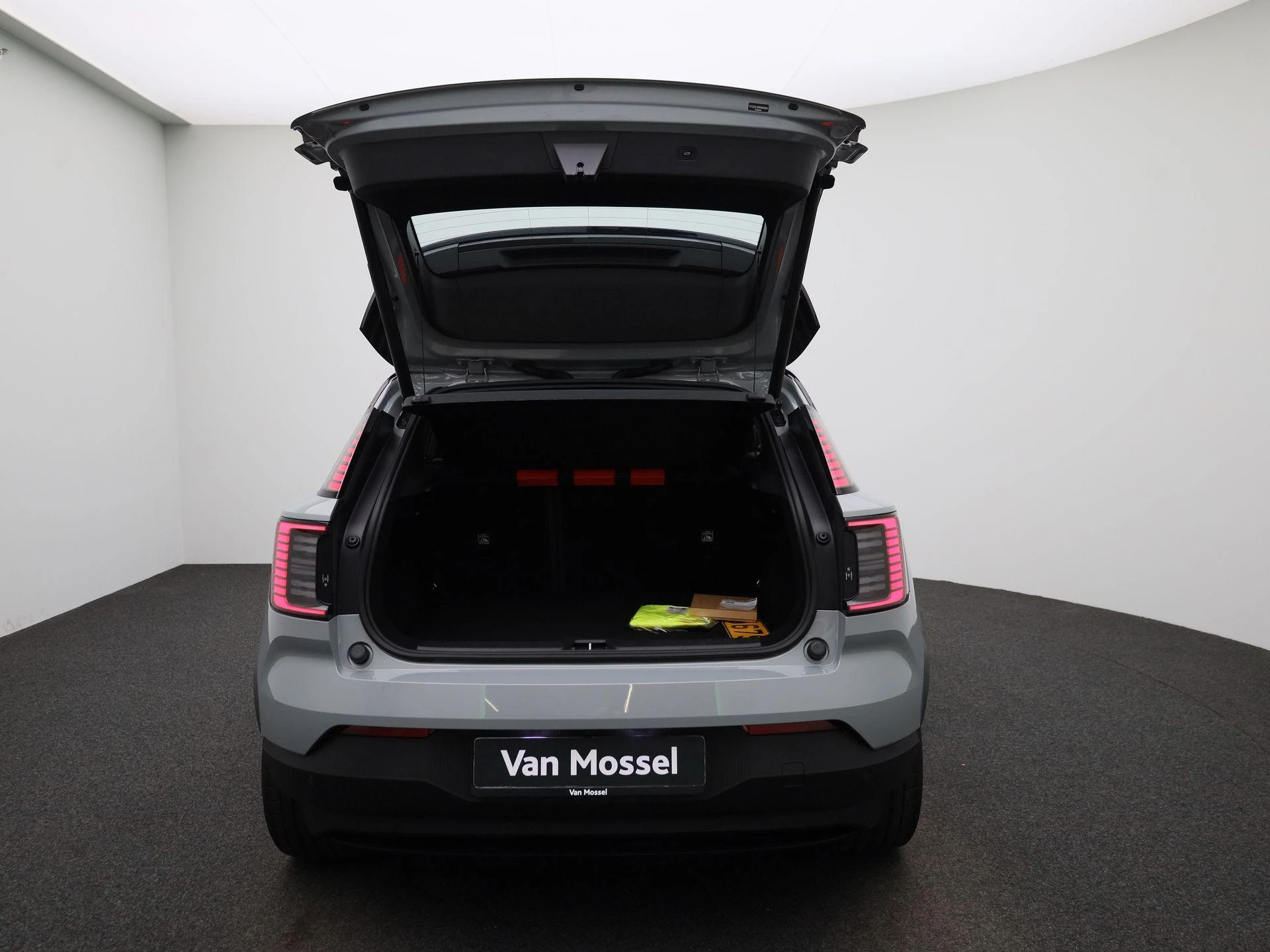 Volvo-EX30-image-10