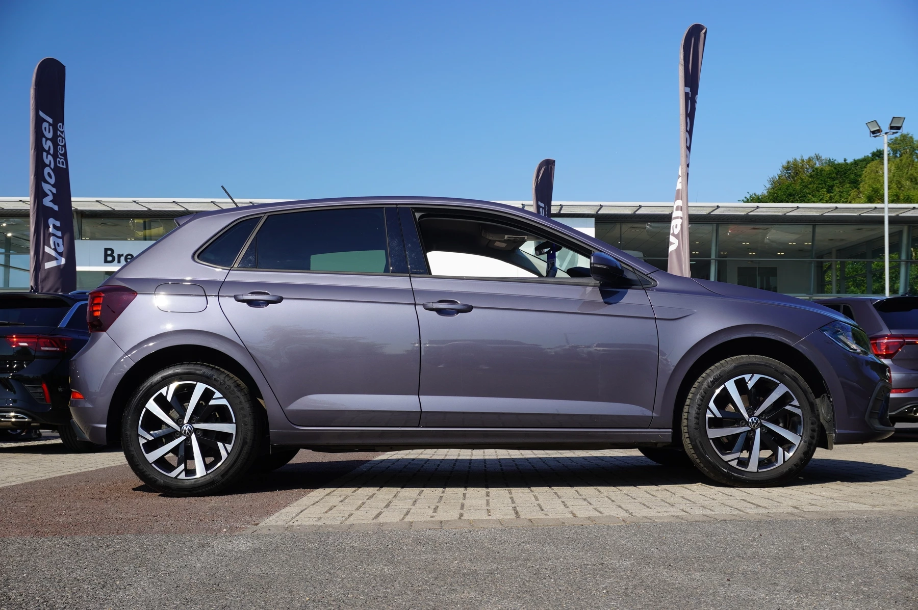 Volkswagen-Polo-image-3