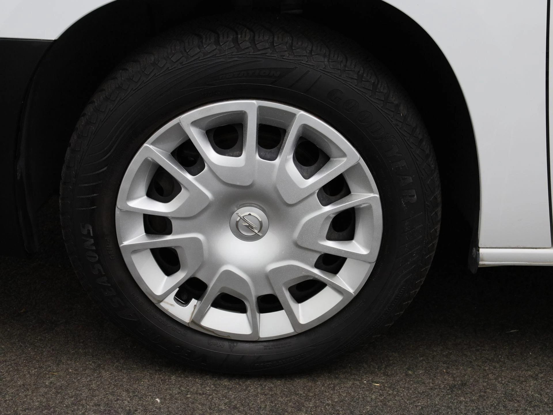 Opel-Combo Life-image-10