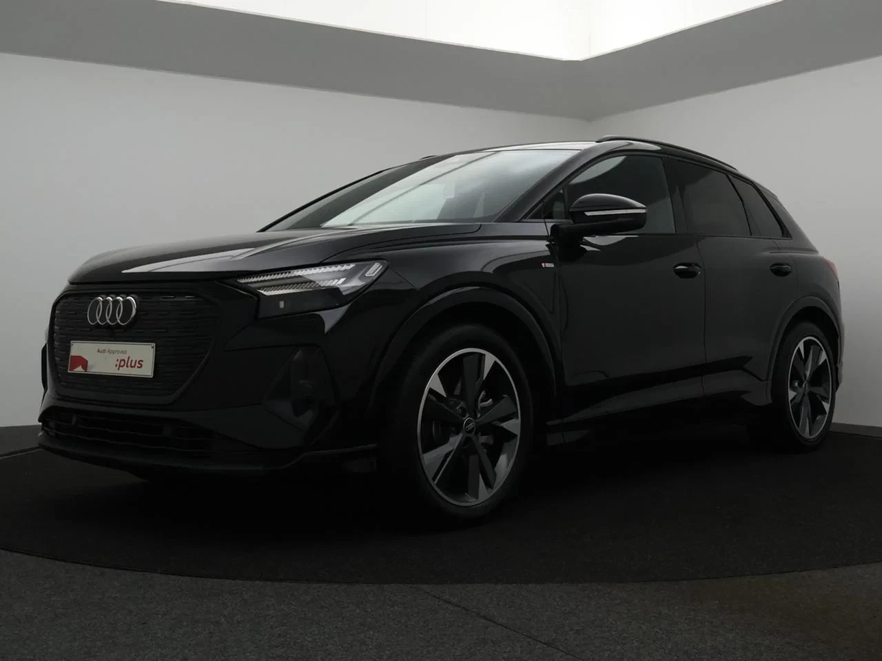 Audi-Q4 e-tron-image-0