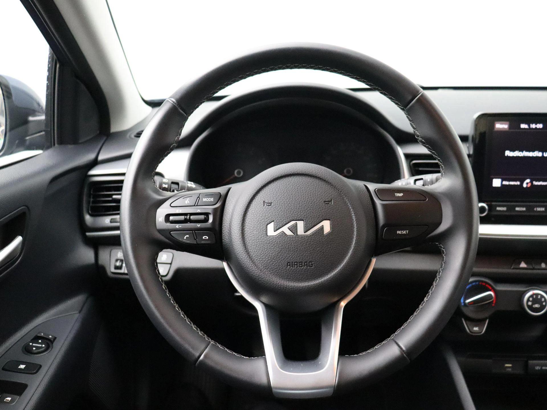 Kia-Stonic-image-5