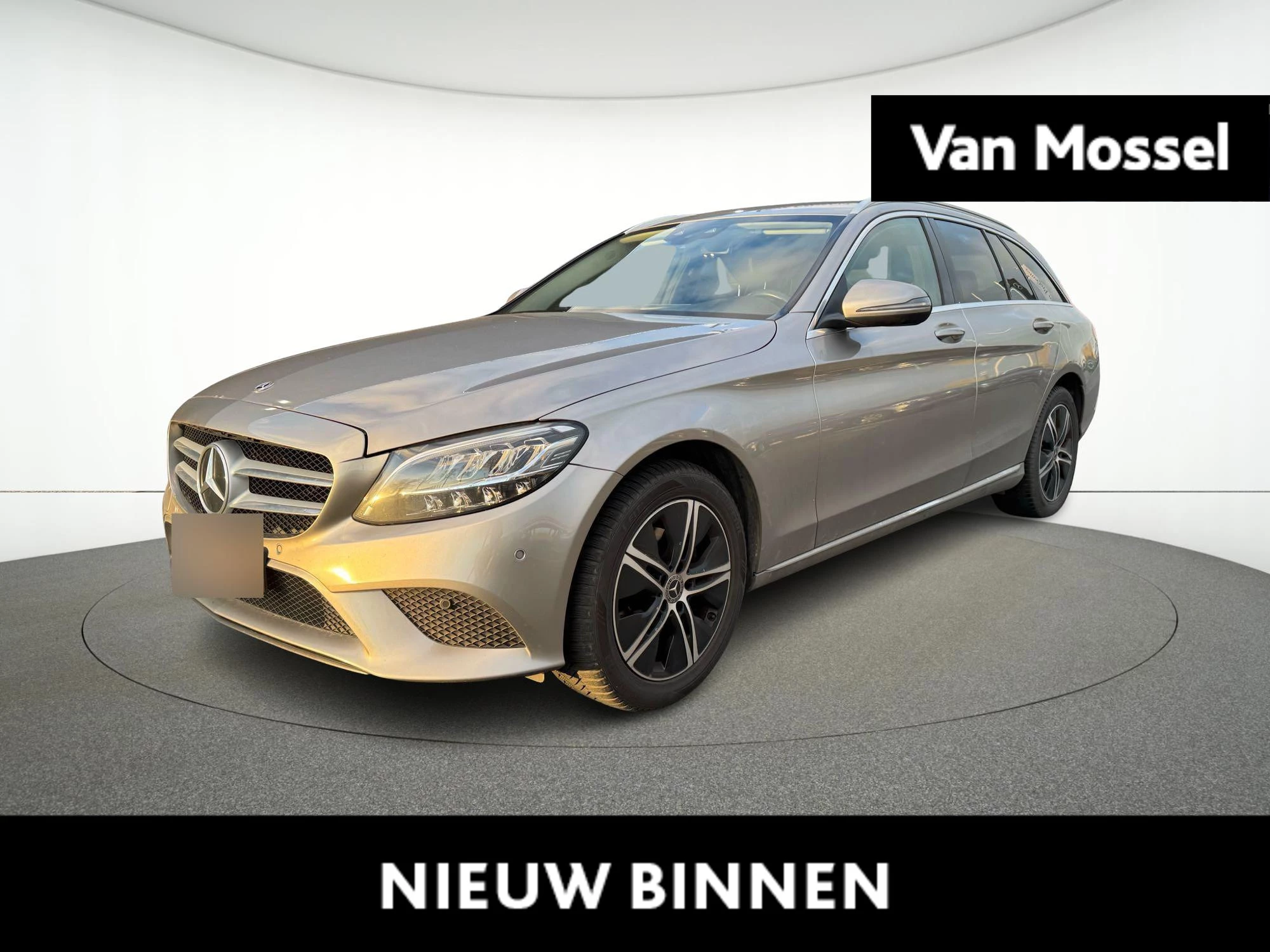 Mercedes-Benz-C-Klasse-image-0