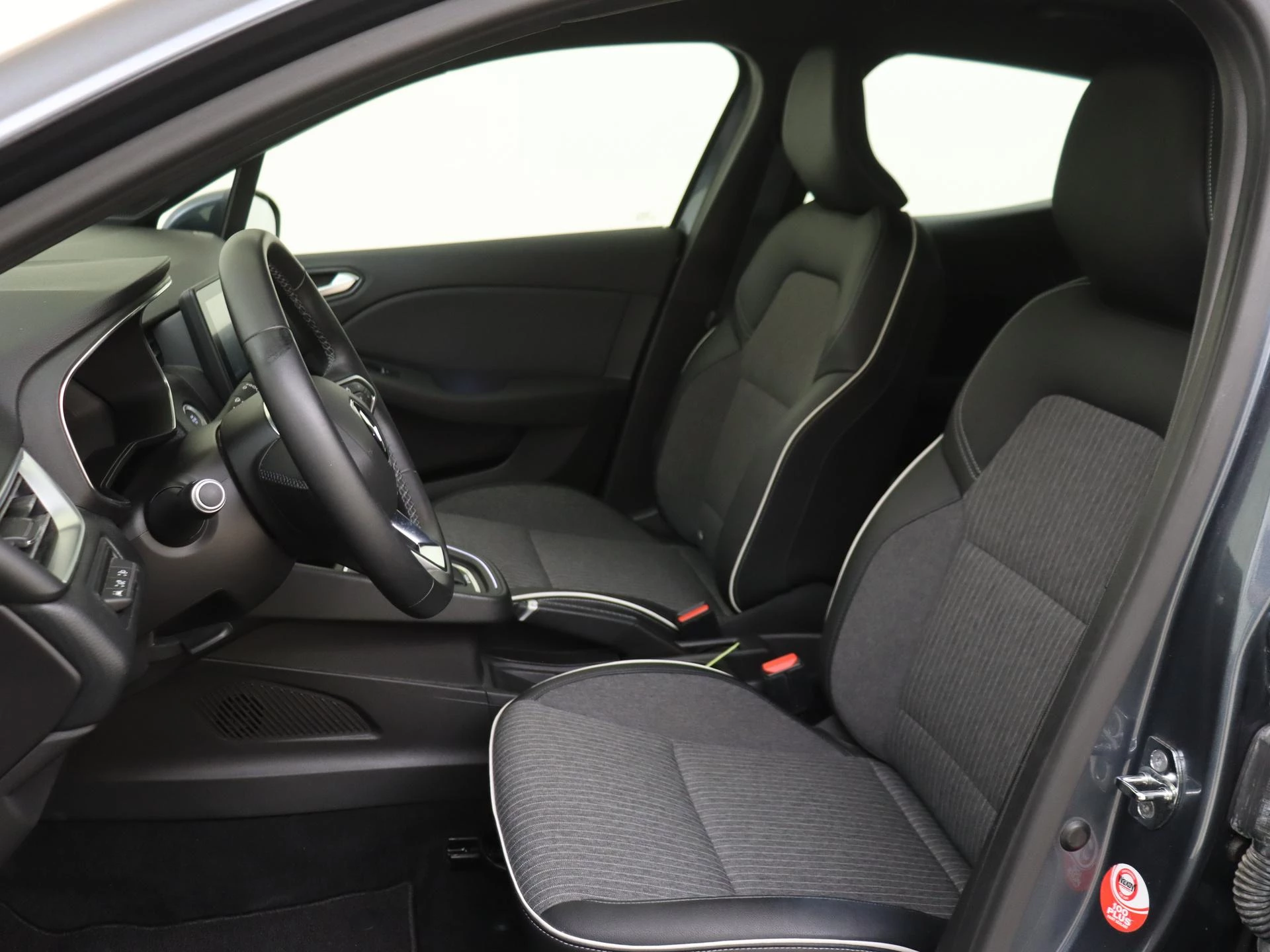 Renault-Clio-image-10