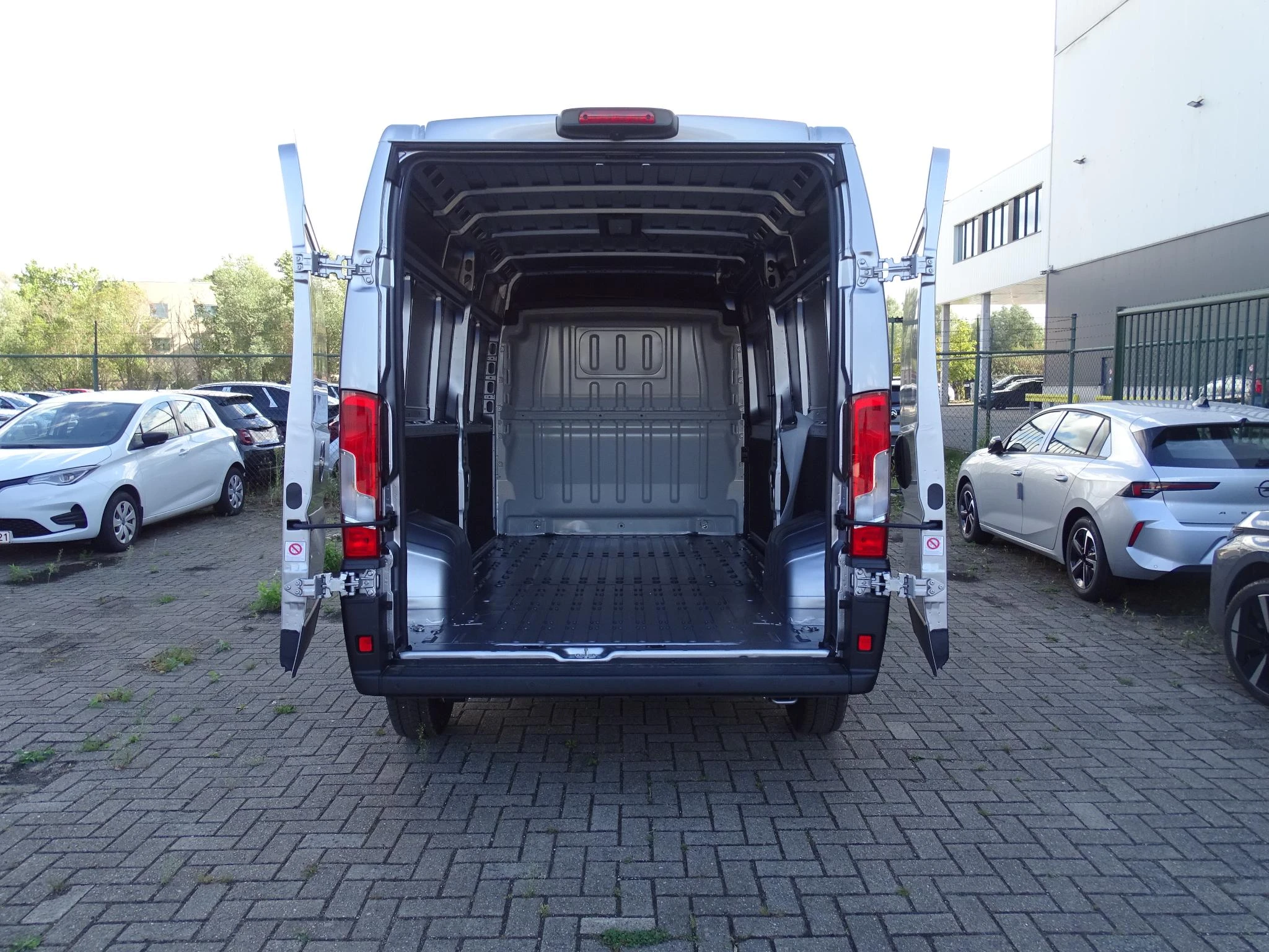 Opel-Movano-image-8