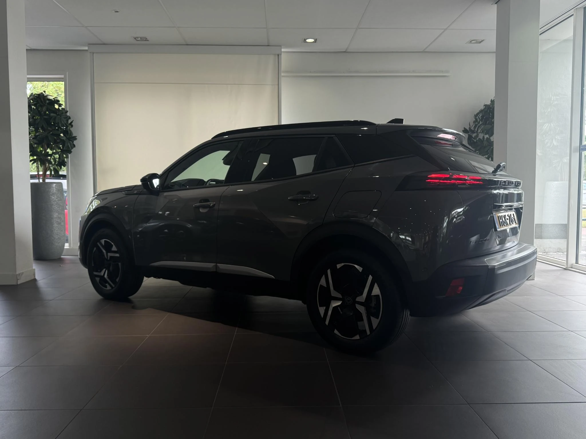 Peugeot e-2008 EV Allure Avantage 54 kWh