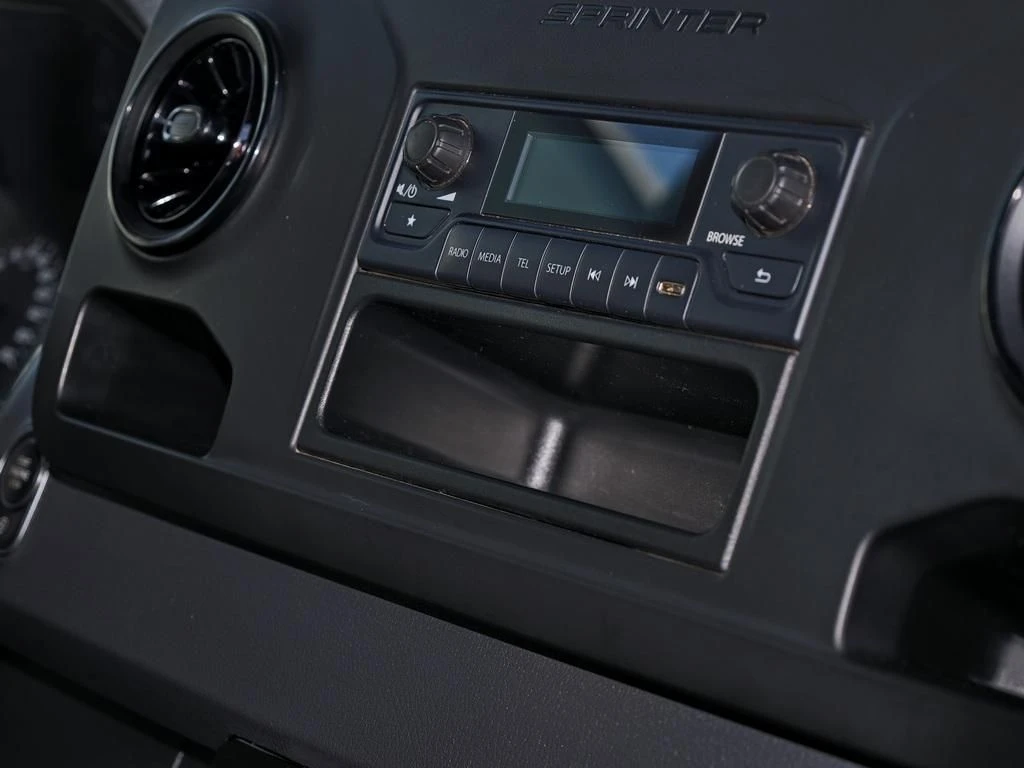 Mercedes-Benz-Sprinter 317-image-10
