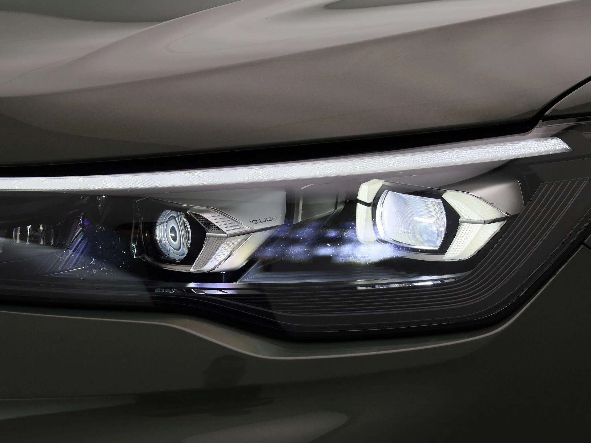 Volkswagen-Tiguan-image-16