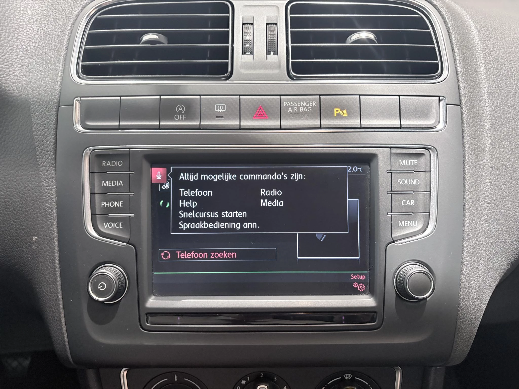 Volkswagen-Polo-image-22