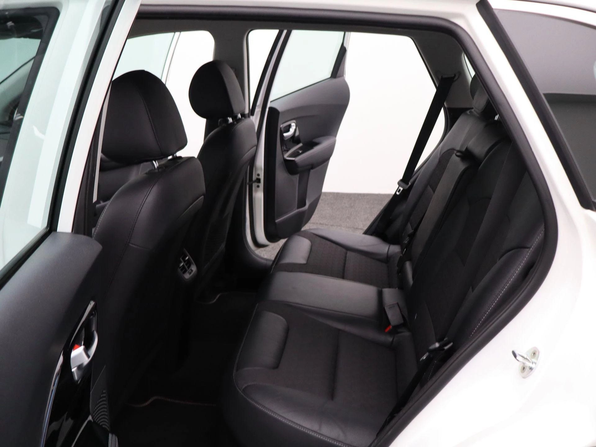 Kia-Niro-image-11