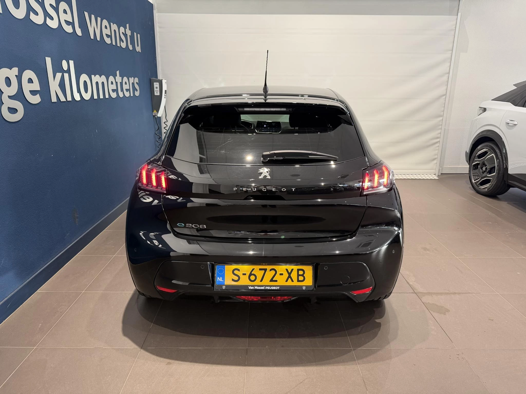 Peugeot-e-208-image-27