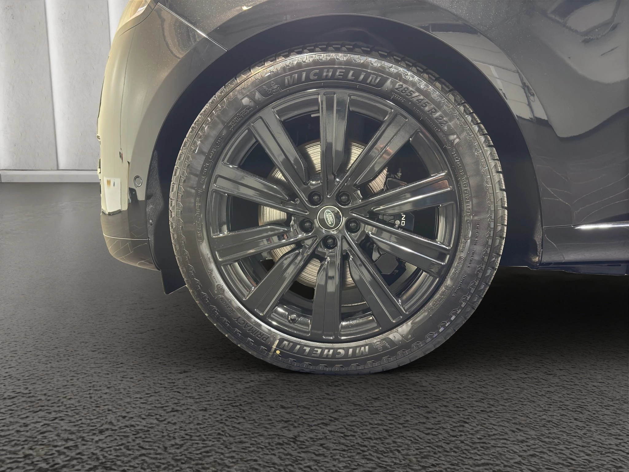 Land Rover-Range Rover-image-4