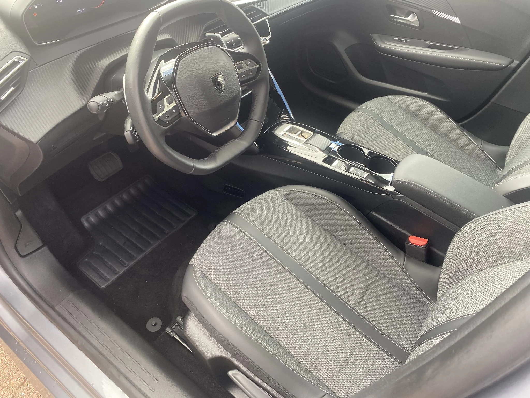 Peugeot-208-image-7