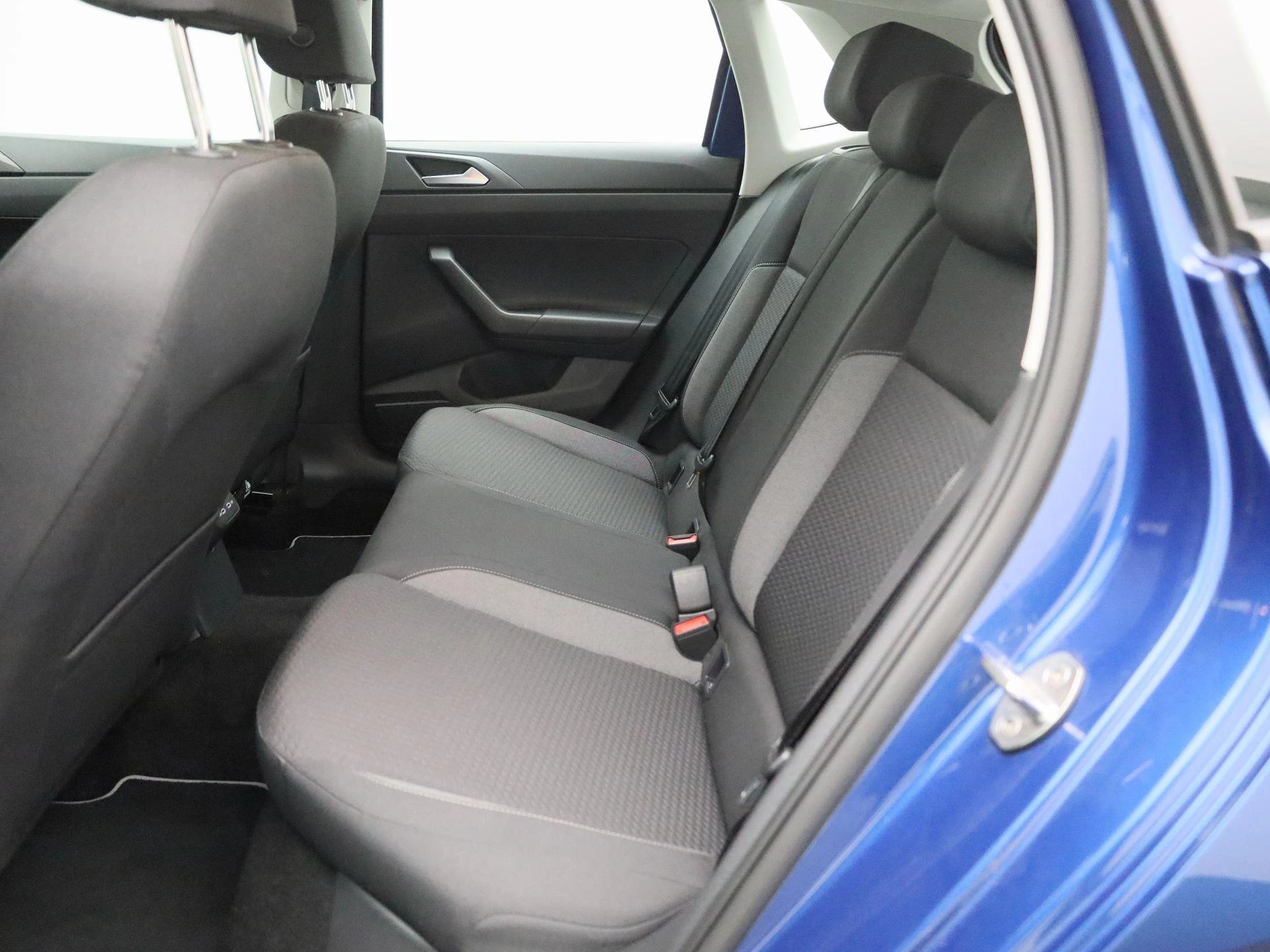 Volkswagen-Polo-image-8