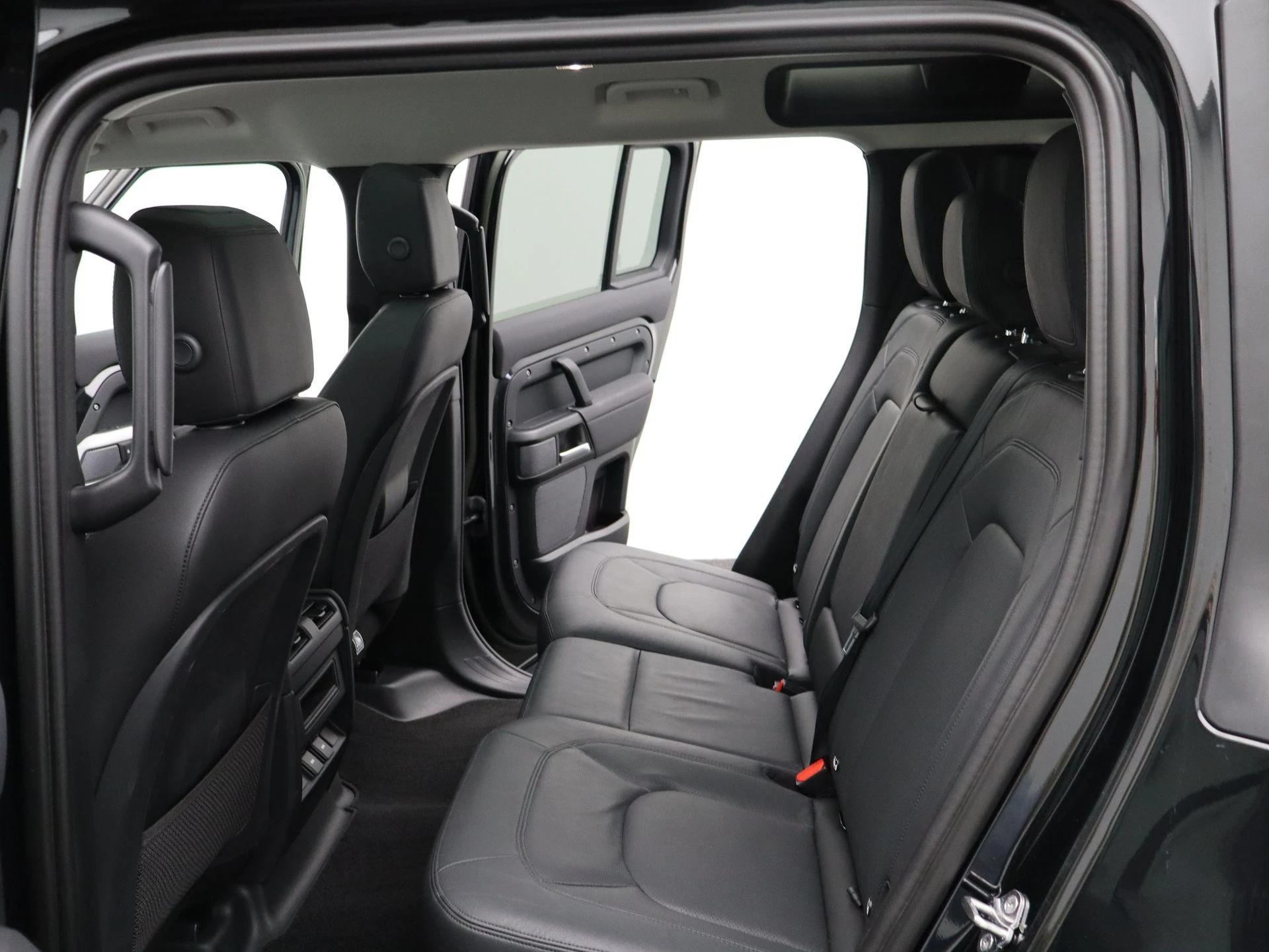 Land Rover-Defender-image-17