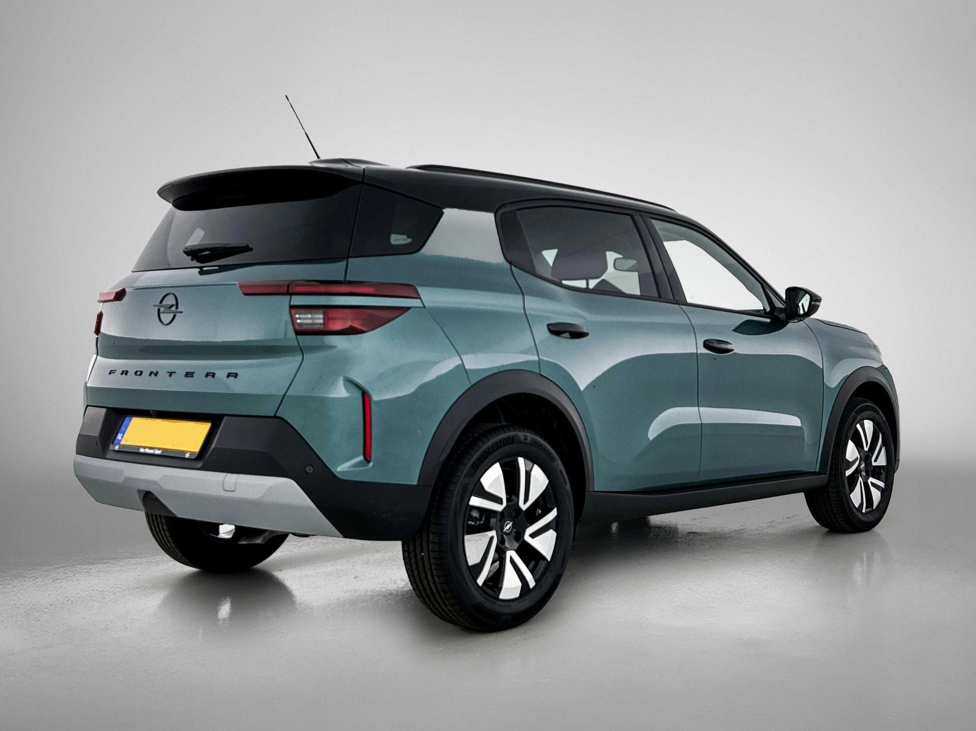 Opel-Frontera-image-3