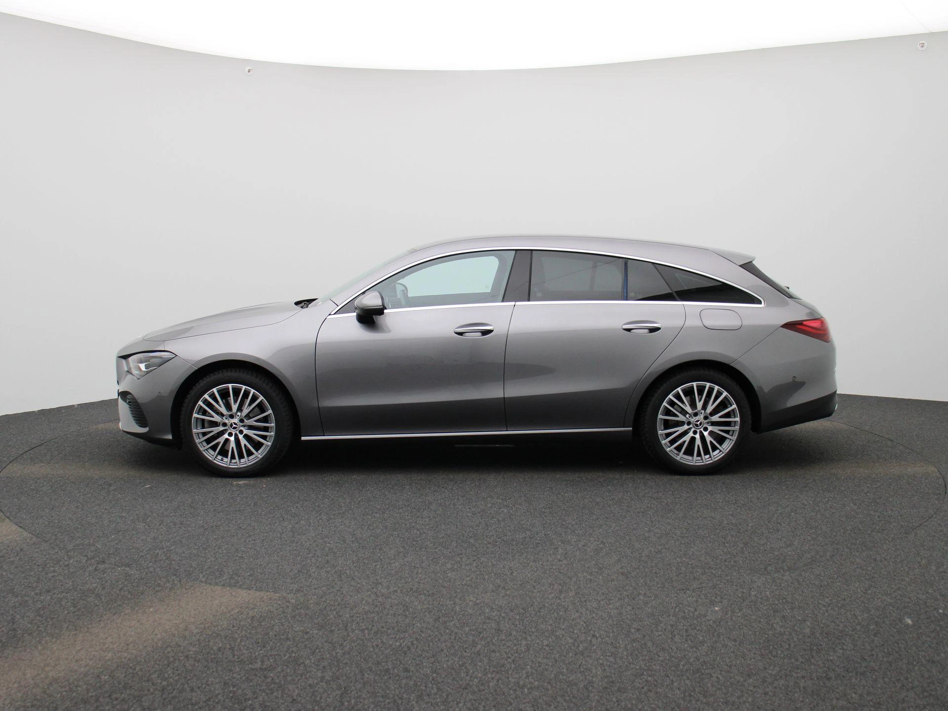 Mercedes-Benz-CLA-image-5