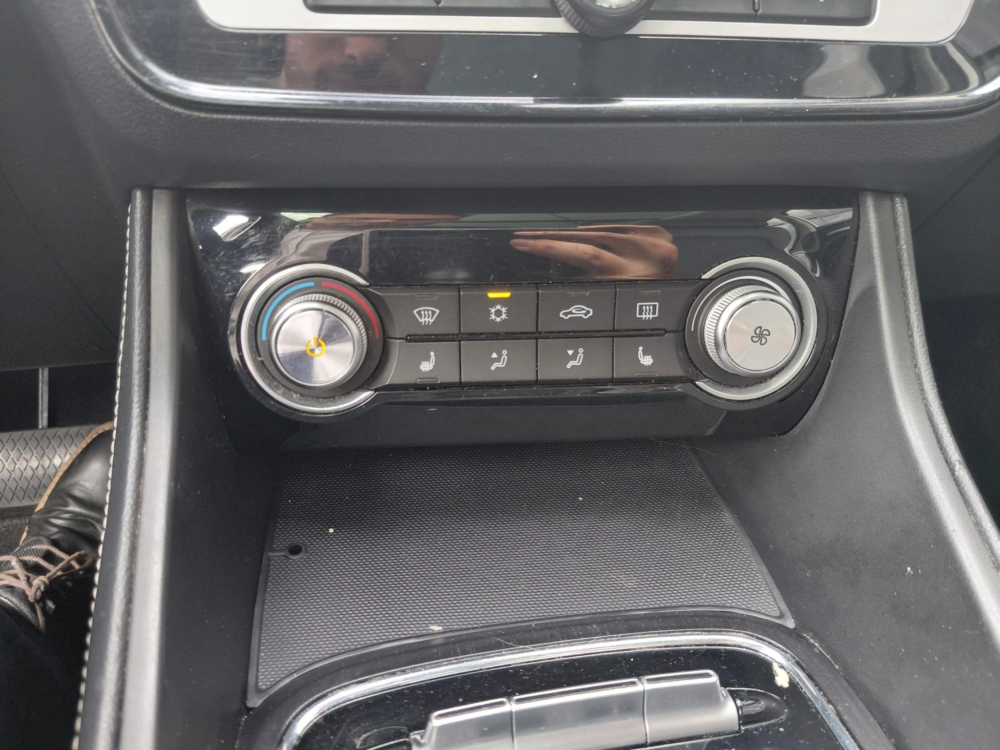 MG-ZS EV-image-15