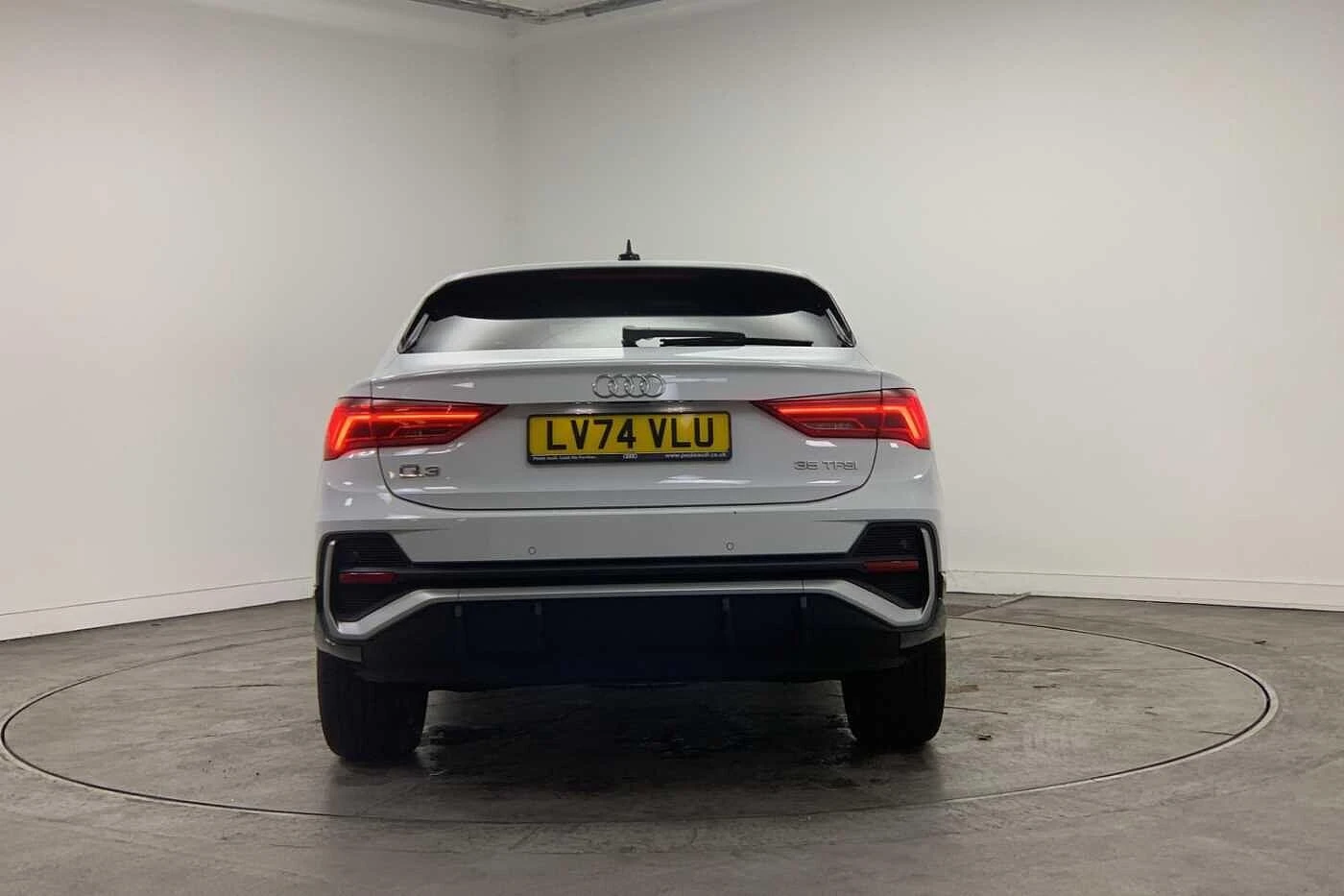 Audi-Q3-image-10