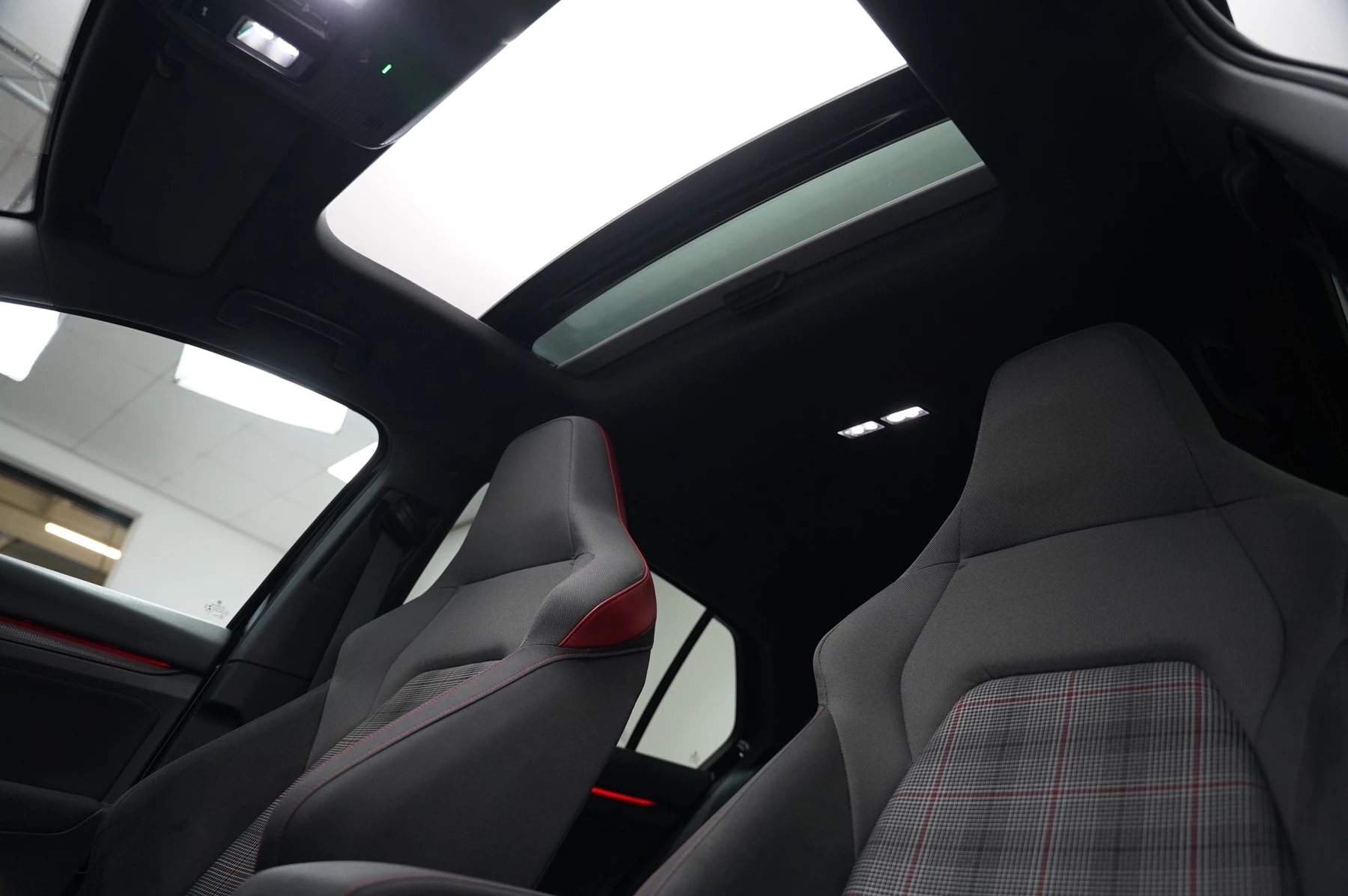 Volkswagen-Golf-image-22