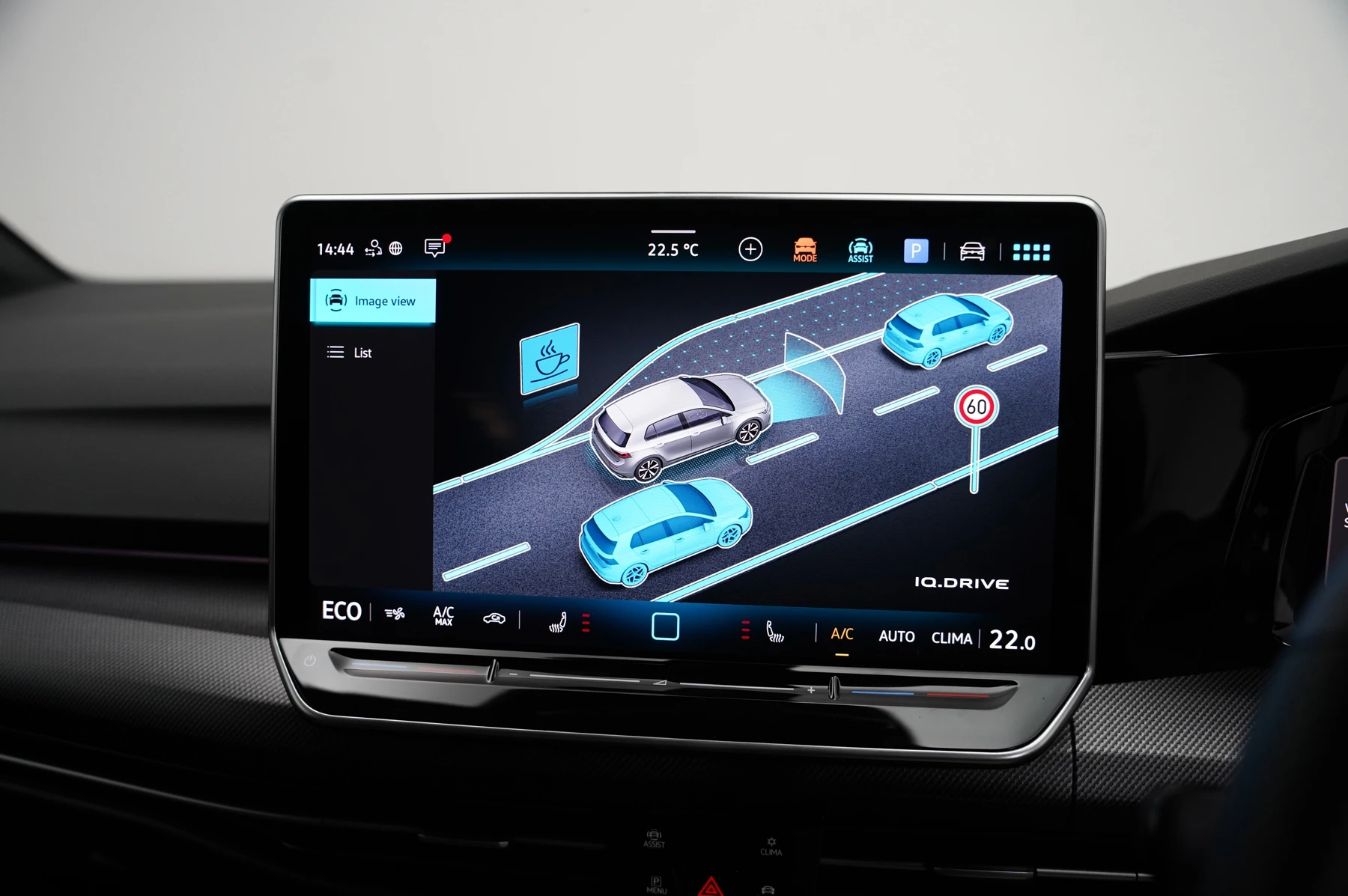Volkswagen-Golf-image-24