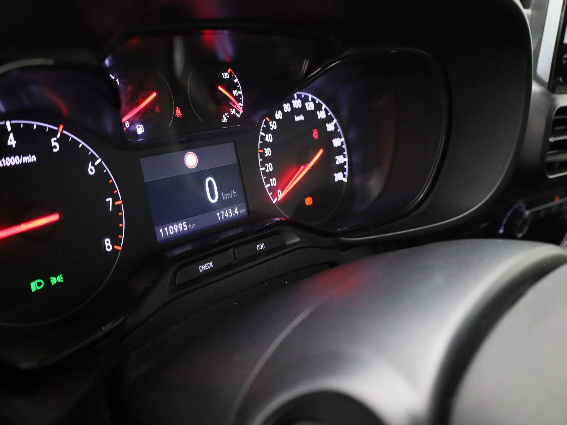 Opel-Combo Life-image-7