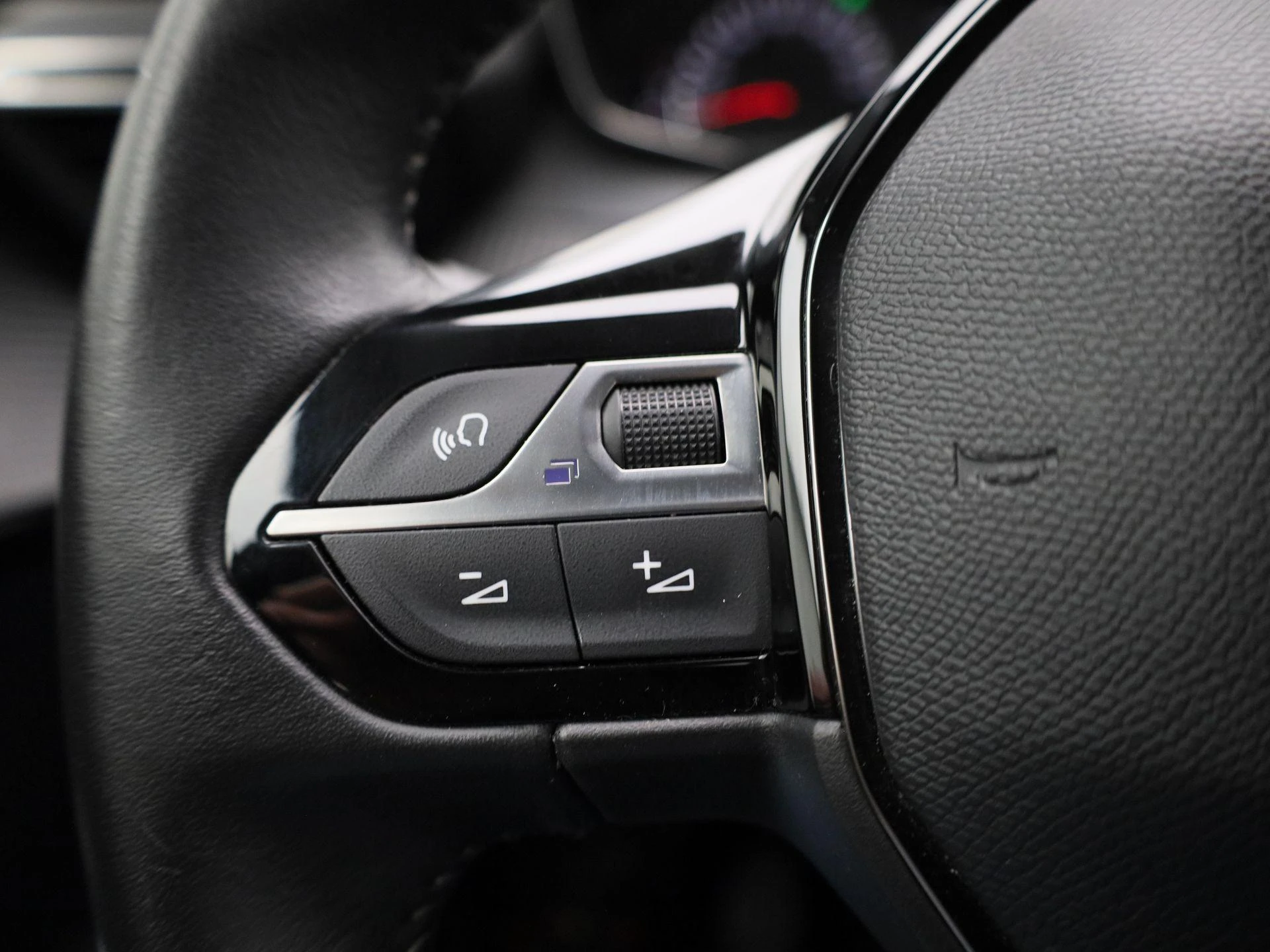 Peugeot-208-image-16