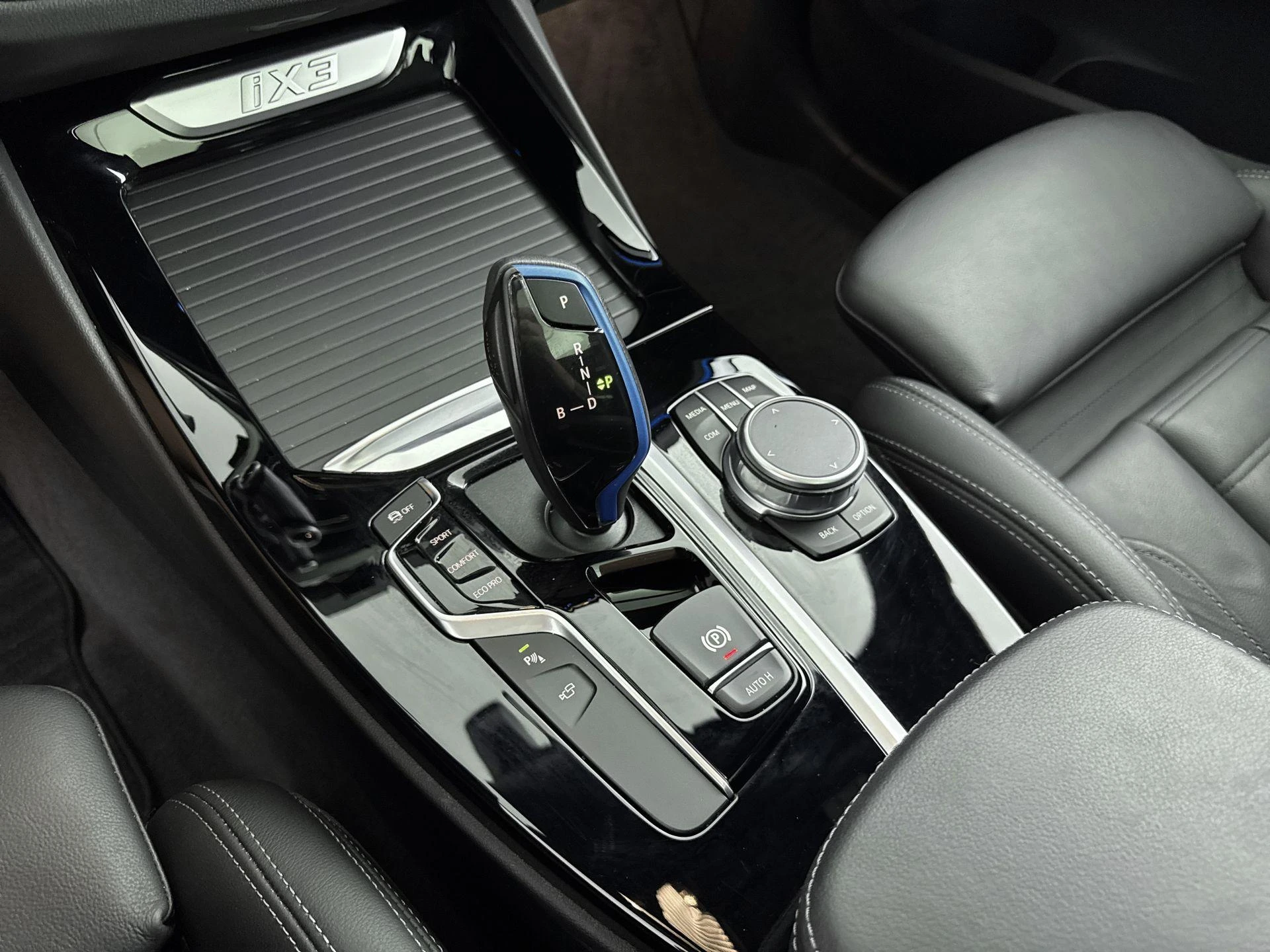 BMW-iX3-image-13