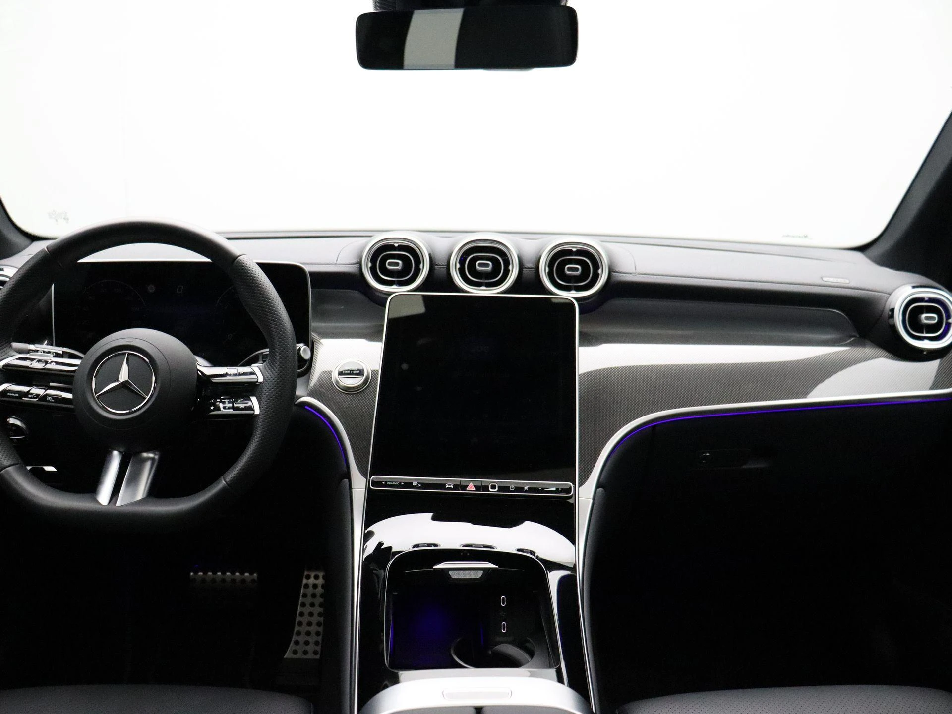 Mercedes-Benz-GLC-image-26