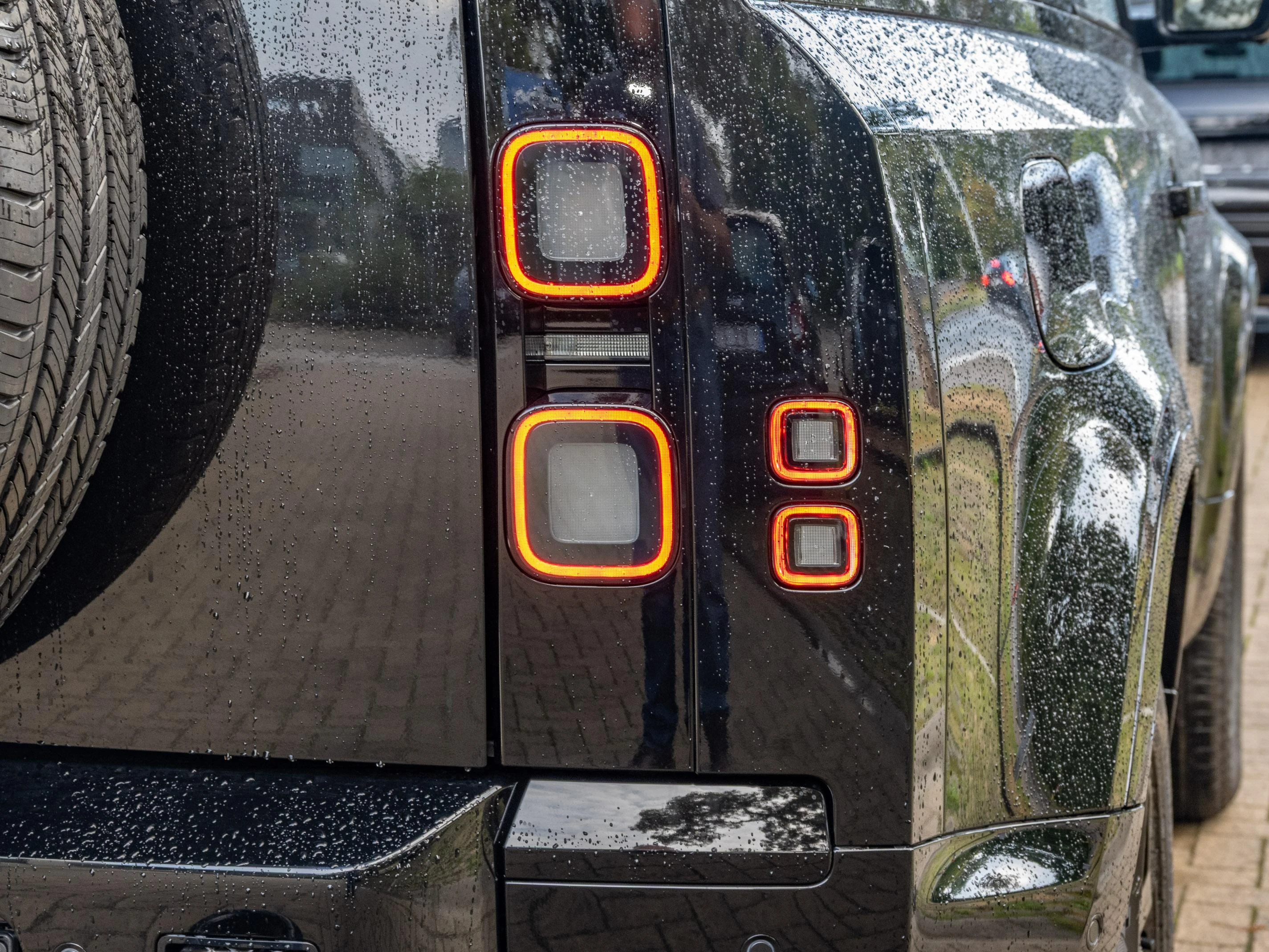 Land Rover-Defender-image-24