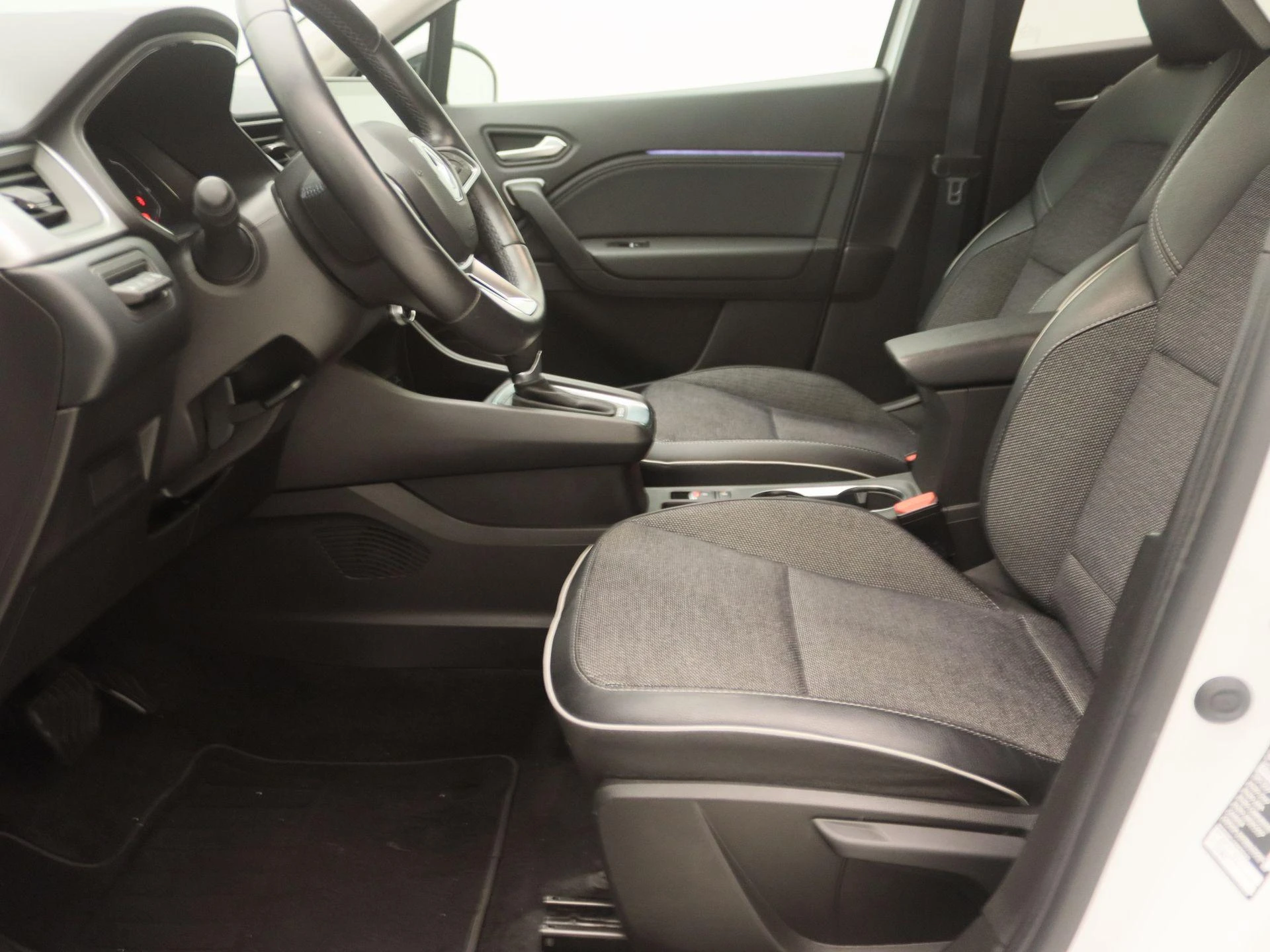 Renault-Captur-image-11