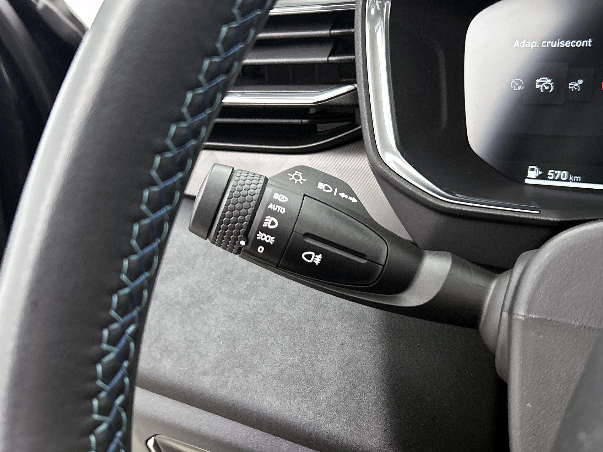 Lynk & Co-01-image-11