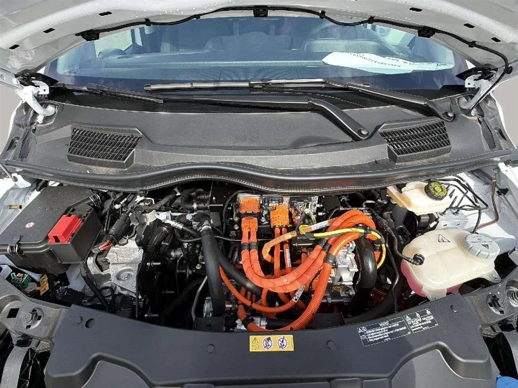 Mercedes-Benz-eVito-image-16