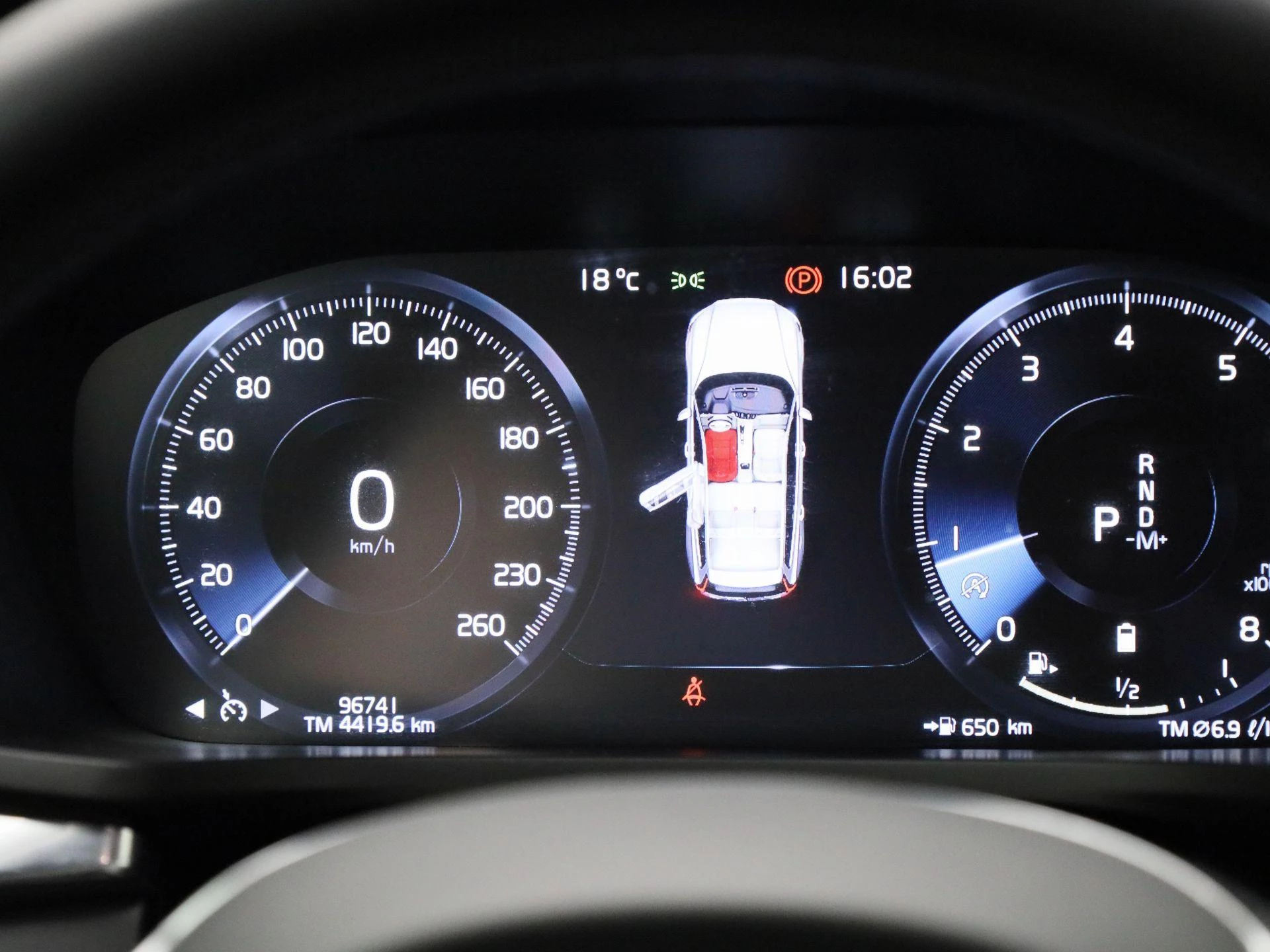 Volvo V60 B3 DCT Momentum Pro